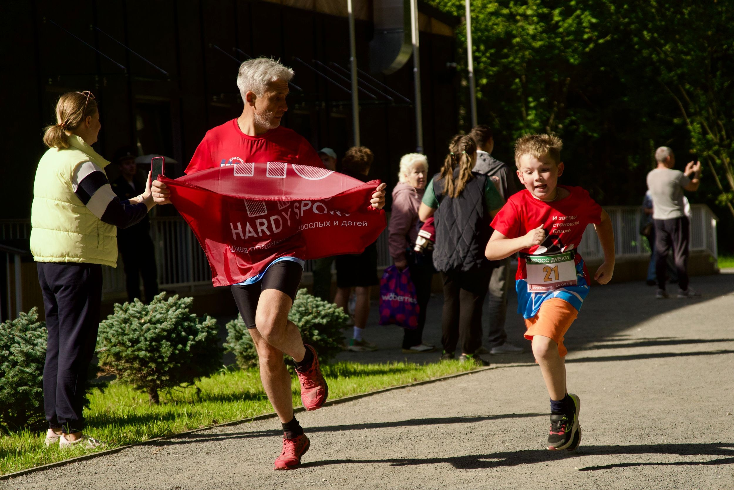 Забег в парке «Дубки». Кафе «БЕЛКА НАШЕПТАЛА». Ну оооочень концептуальное кафе