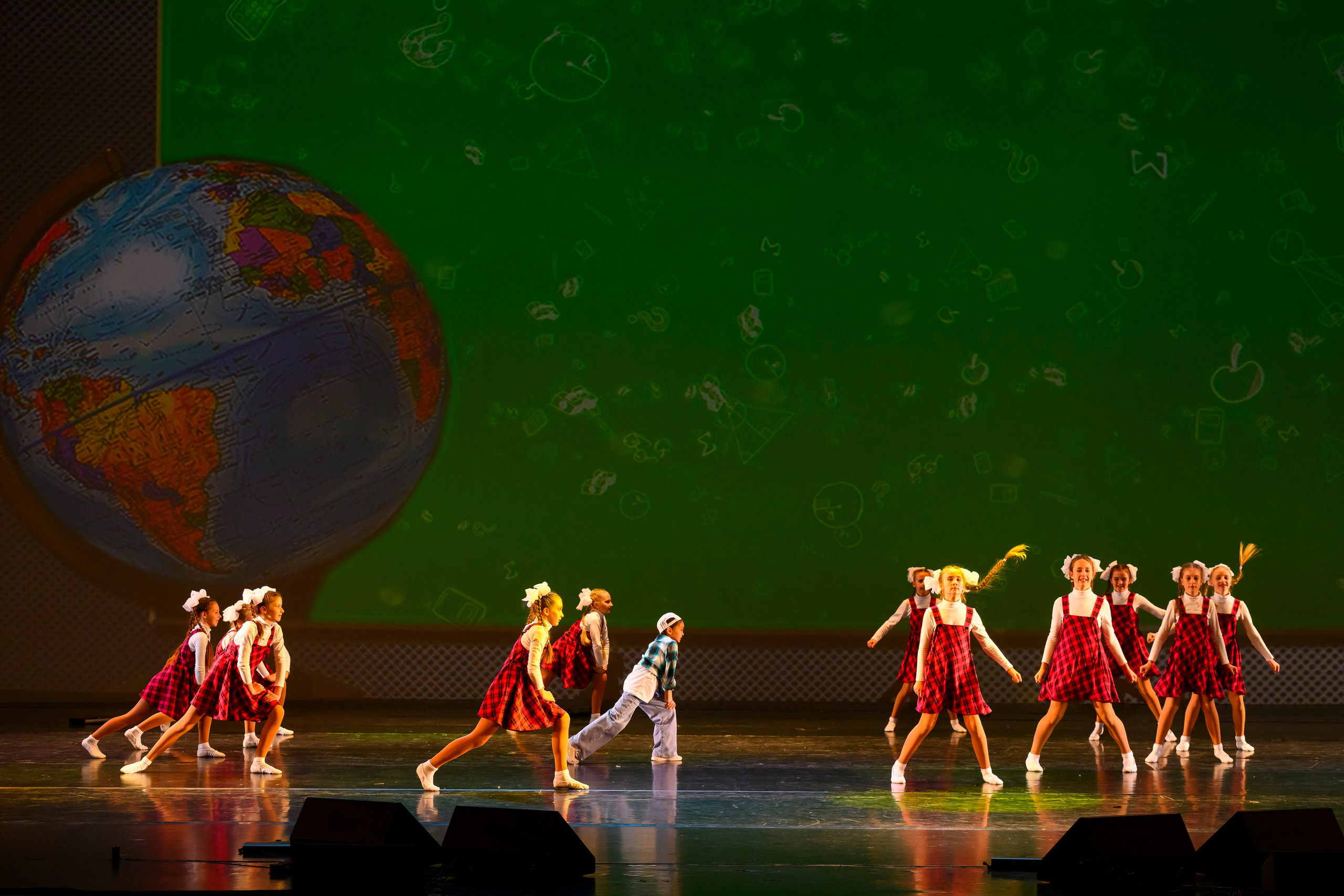 23 апреля, часть 1, БКЗ Октябрьский, г. Санкт-Петербург. Золотое яблочко