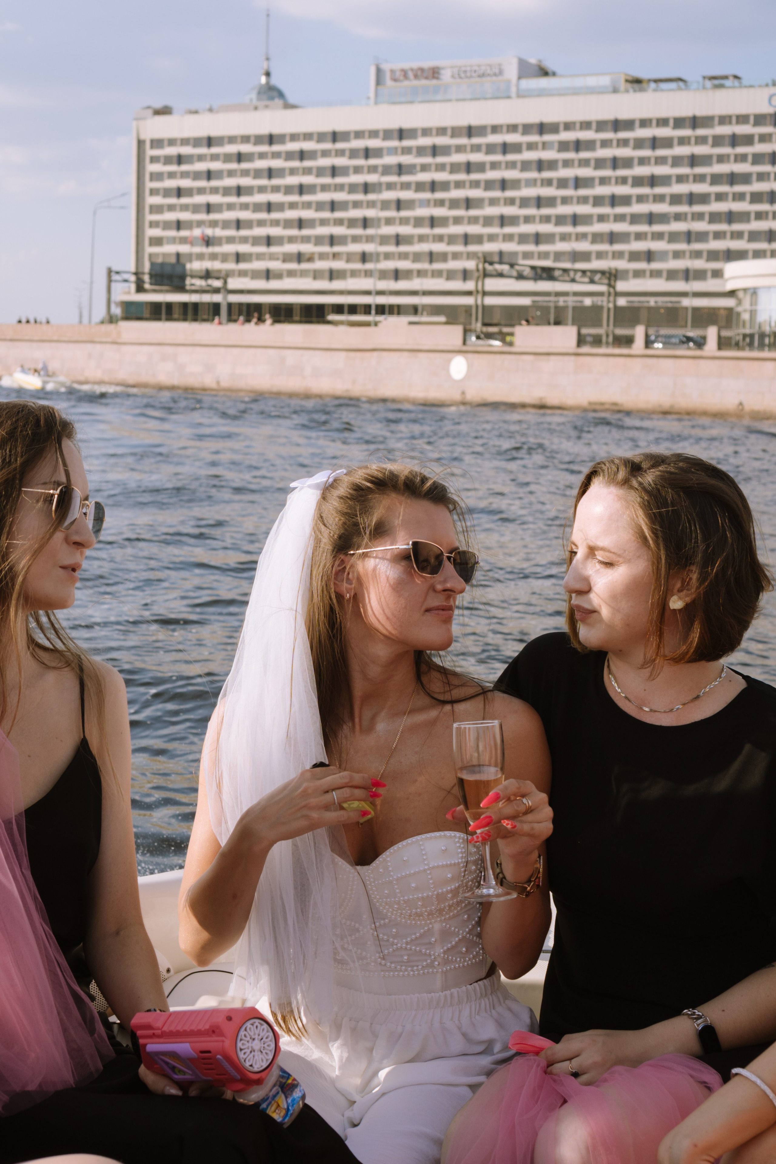 ДЕВИЧНИК НА КАТЕРЕ. Профессиональный фотограф, Санкт-Петербург — Виктория Богомолова