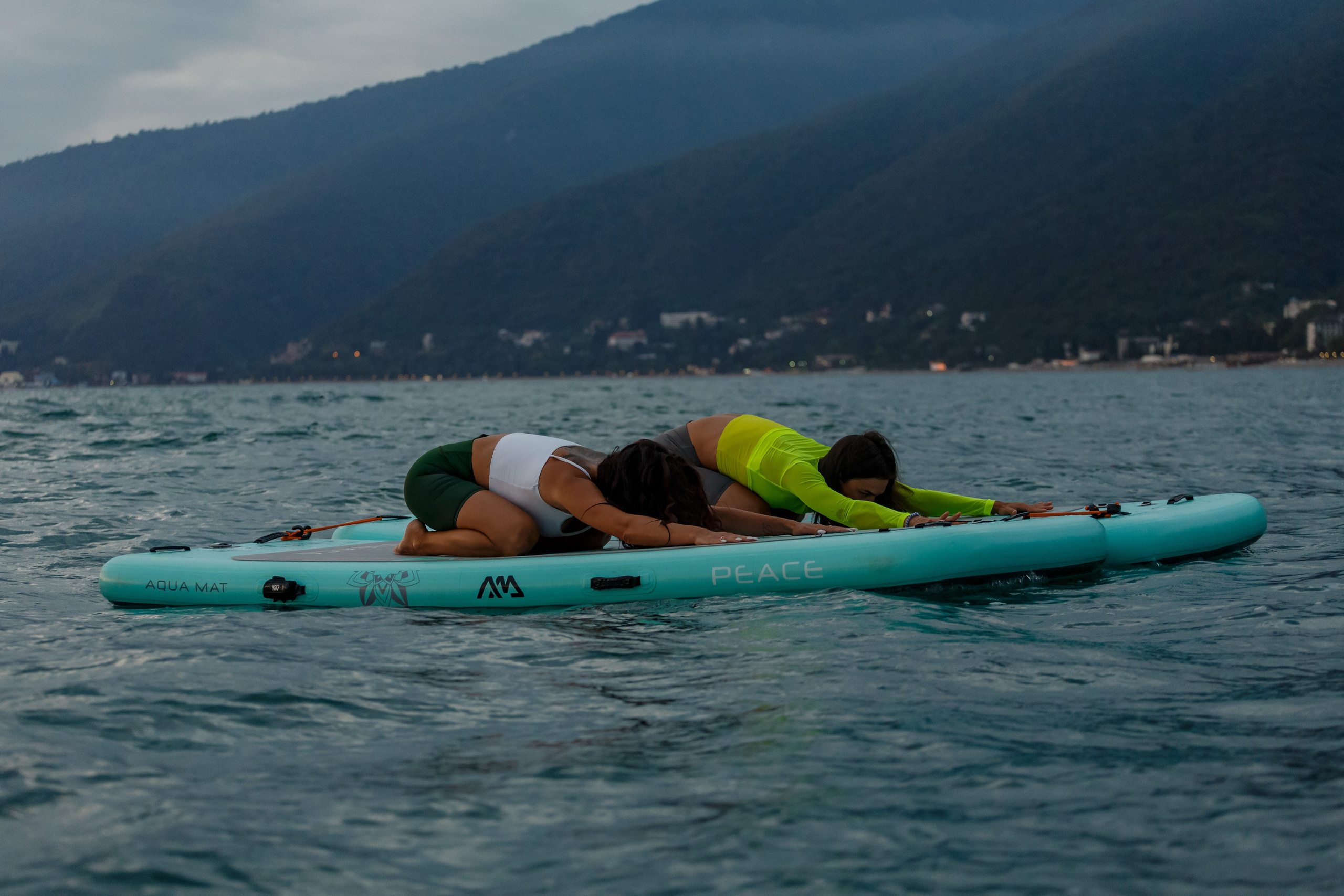 Yoga on your feet. Photographer in Saint-Petersburg and Moscow Max Spector