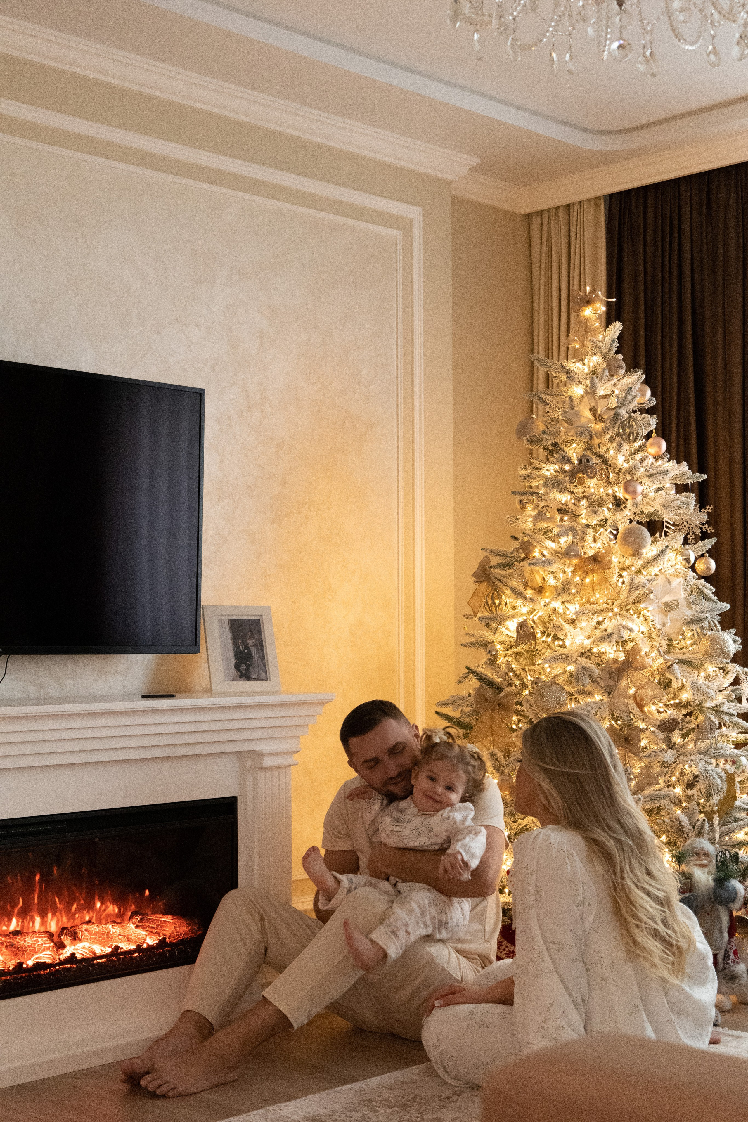 Семейная новогодняя фотосессия дома. Фотограф видеограф Ольга Василевская