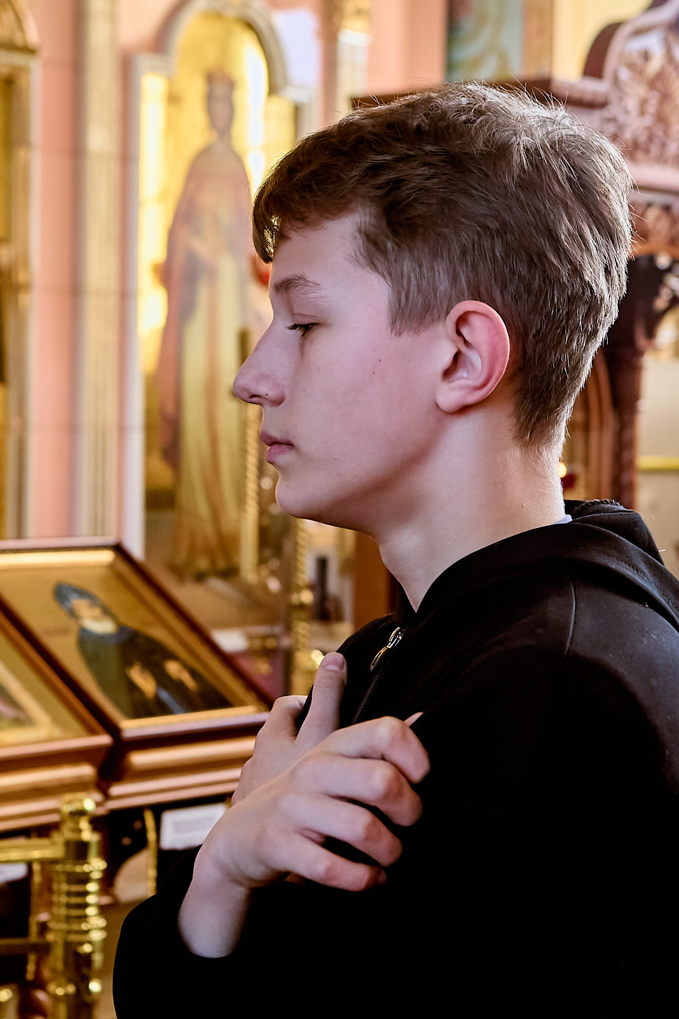 Искусство фотографии. Детский портрет в Храме. фотограф Николай Голованов г. Дзержинск
