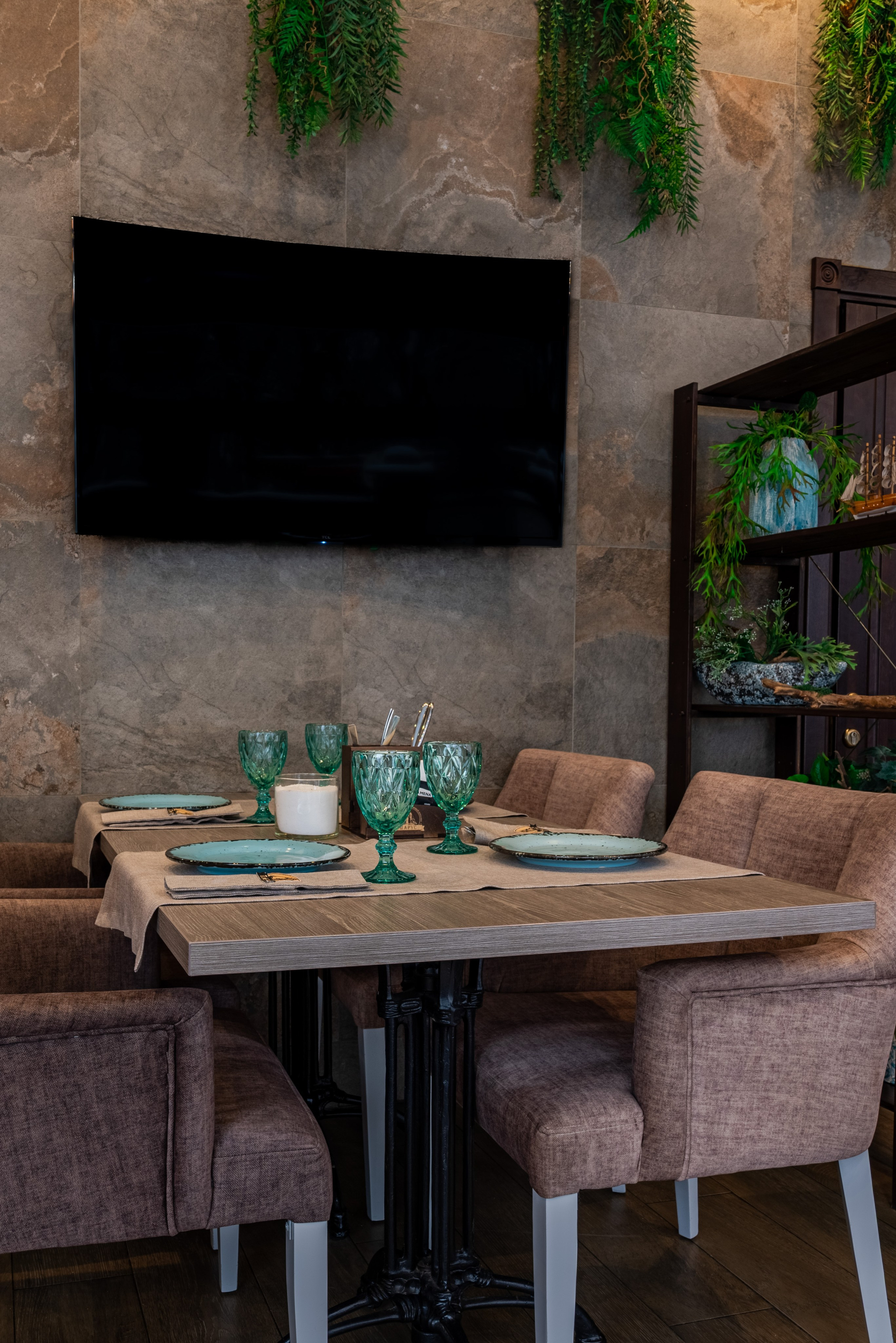 Интерьер. Отель бассейн и ресторан. Предметный фотограф, фото для маркетплейсов Пятигорск, КМВ