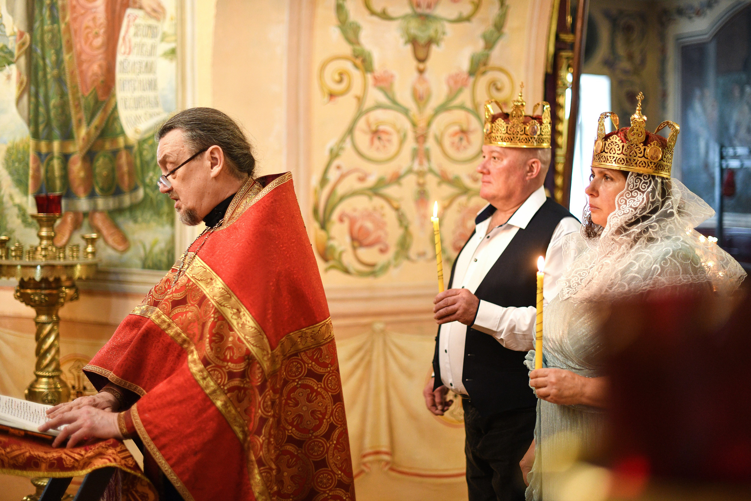 Венчание Ирины и Павла в Никольском Храме в Щёлково. Фотограф Крещения и Венчания в Москве и МО