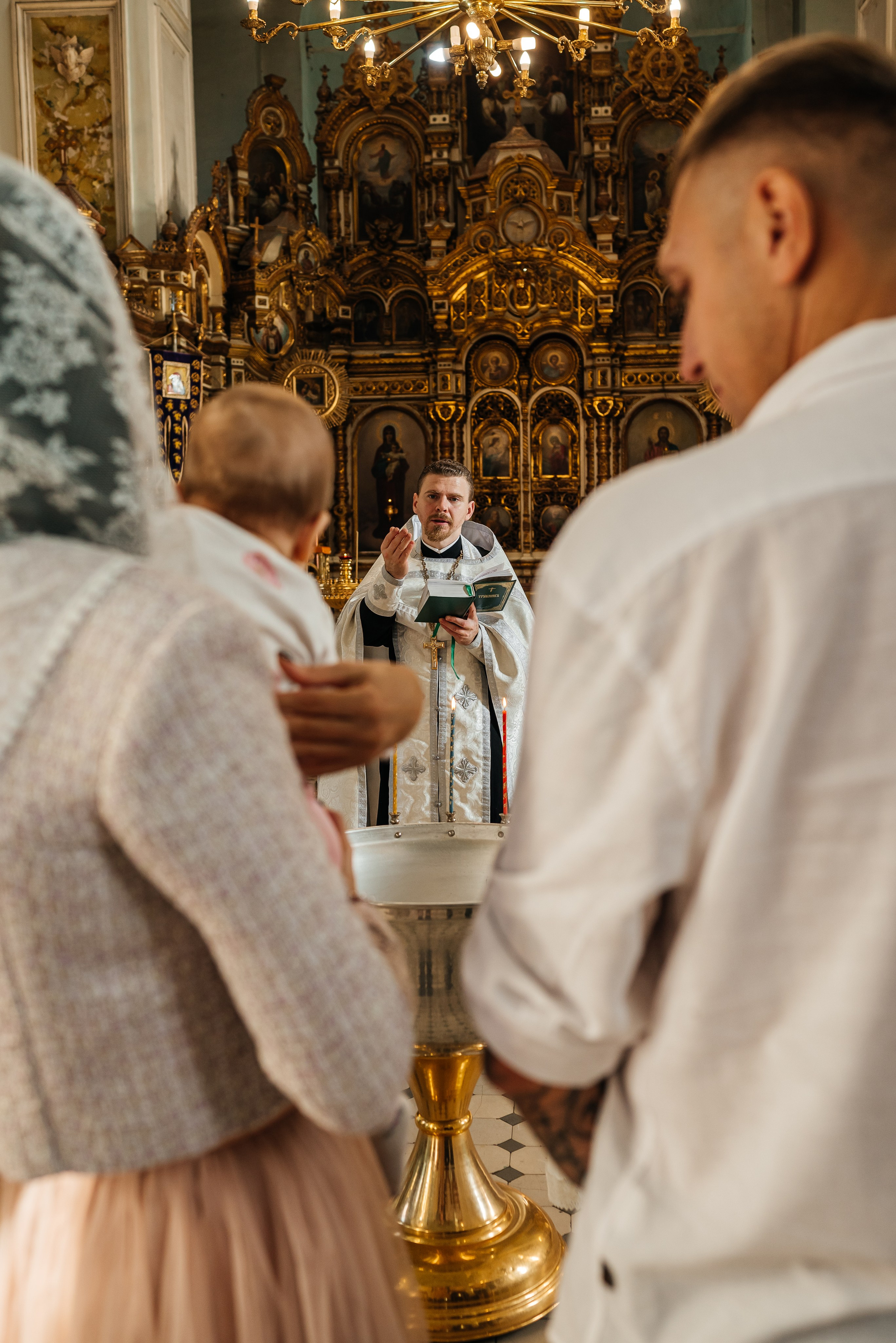 Крещение в Храме Успения Пресвятой Богородицы Гундоровский. Фотограф в Каменске-Шахтинском и парке Лога Ольга Сагал