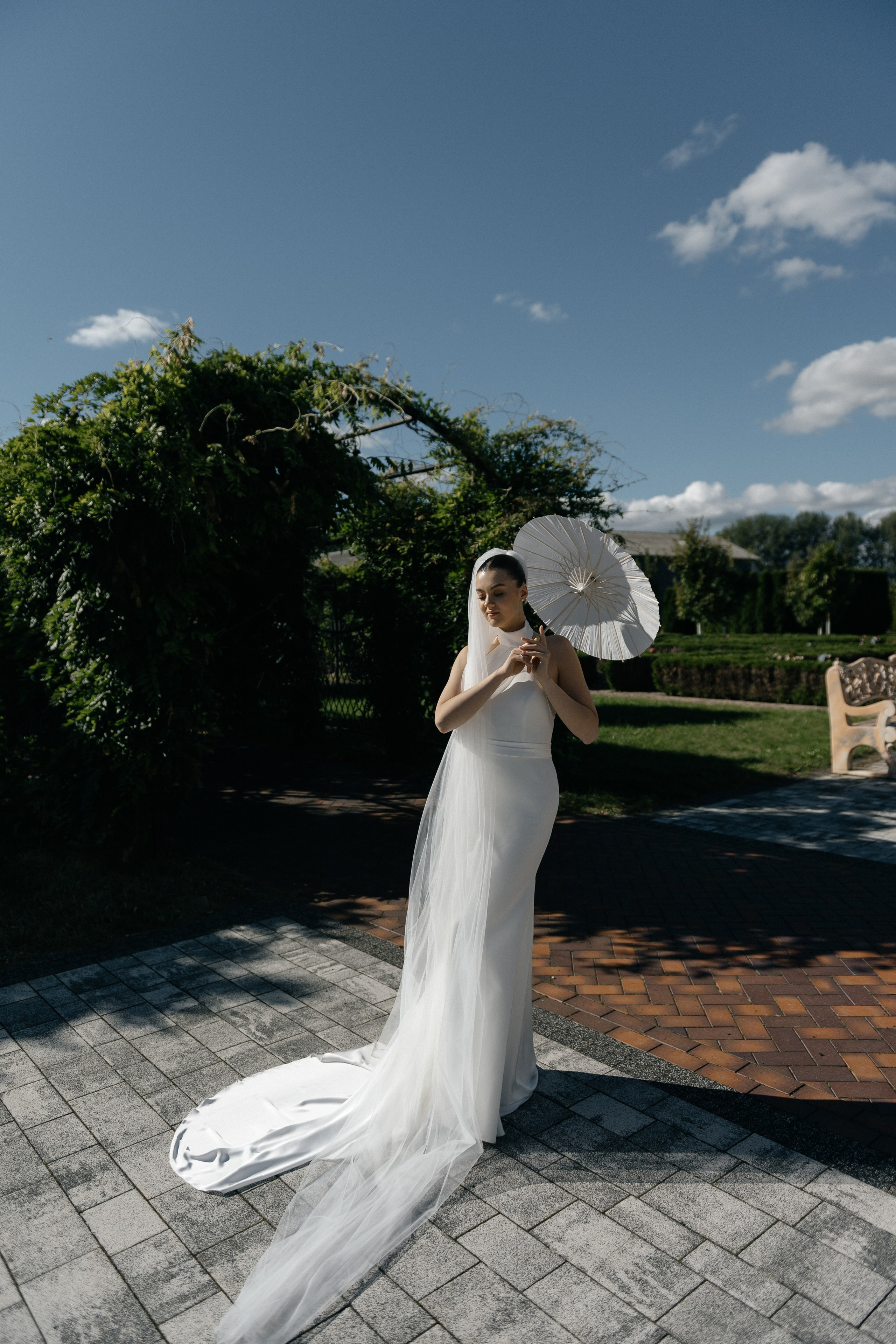 Wedding day in VERSAL PARK. Wedding PHOTOGRAPHER Andrew Vnukov