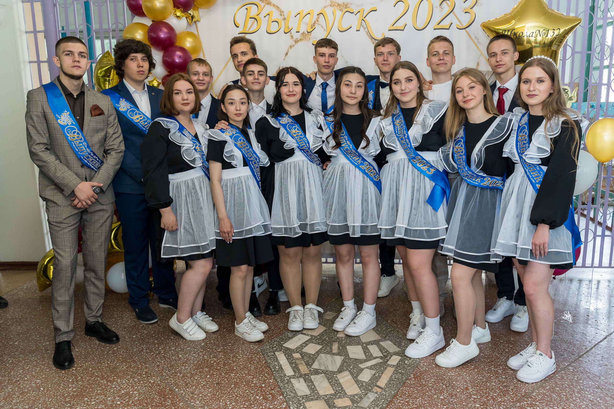 Последний звонок (старшеклассники). Детский и семейный фотограф в городе Омске Ольга Рыбина