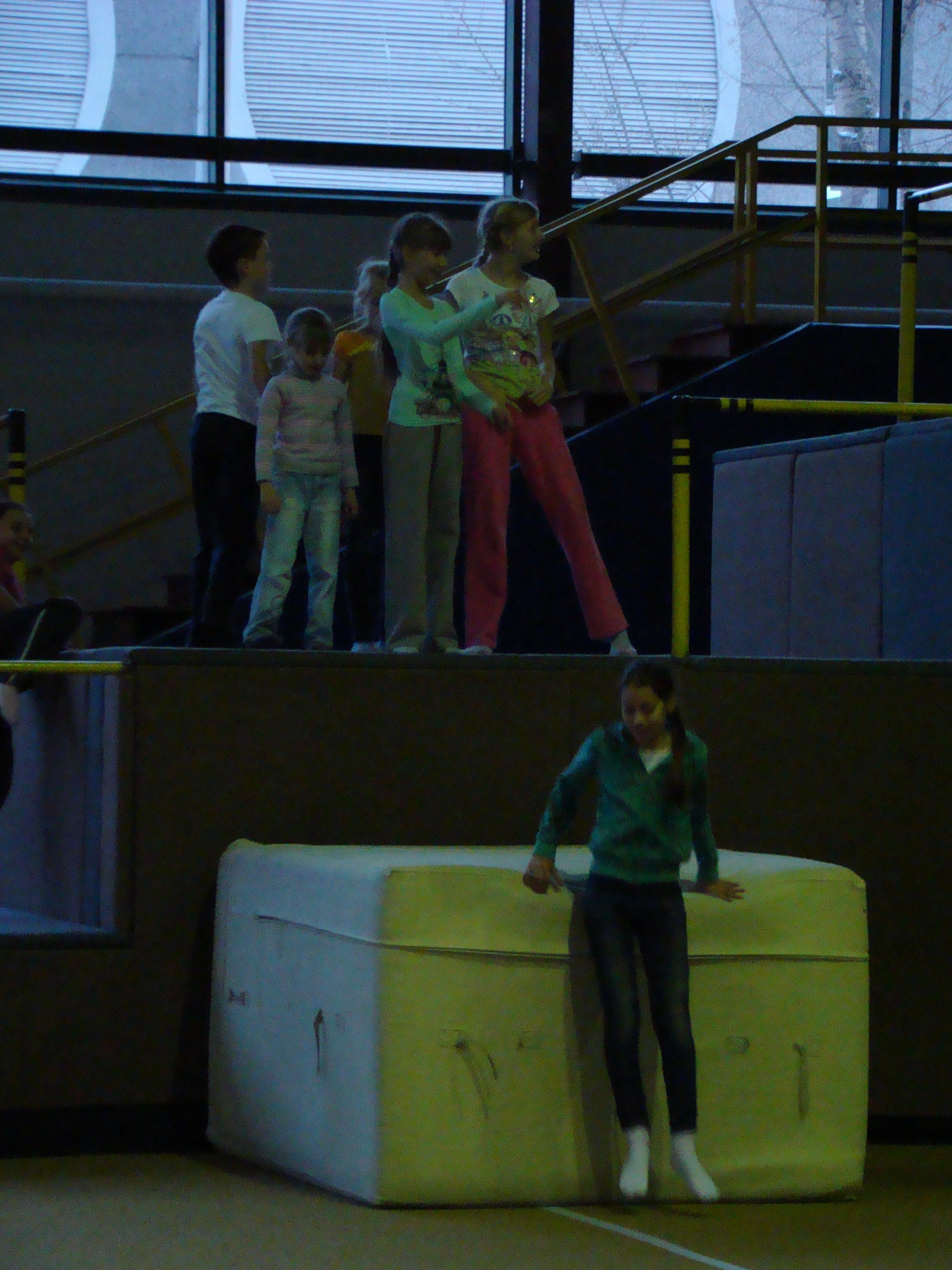 Катя ДР 12 лет Дома + Спортекс 04.12.2011. Семейный, Свадебный фотограф СПБ Питер— Романова Екатерина