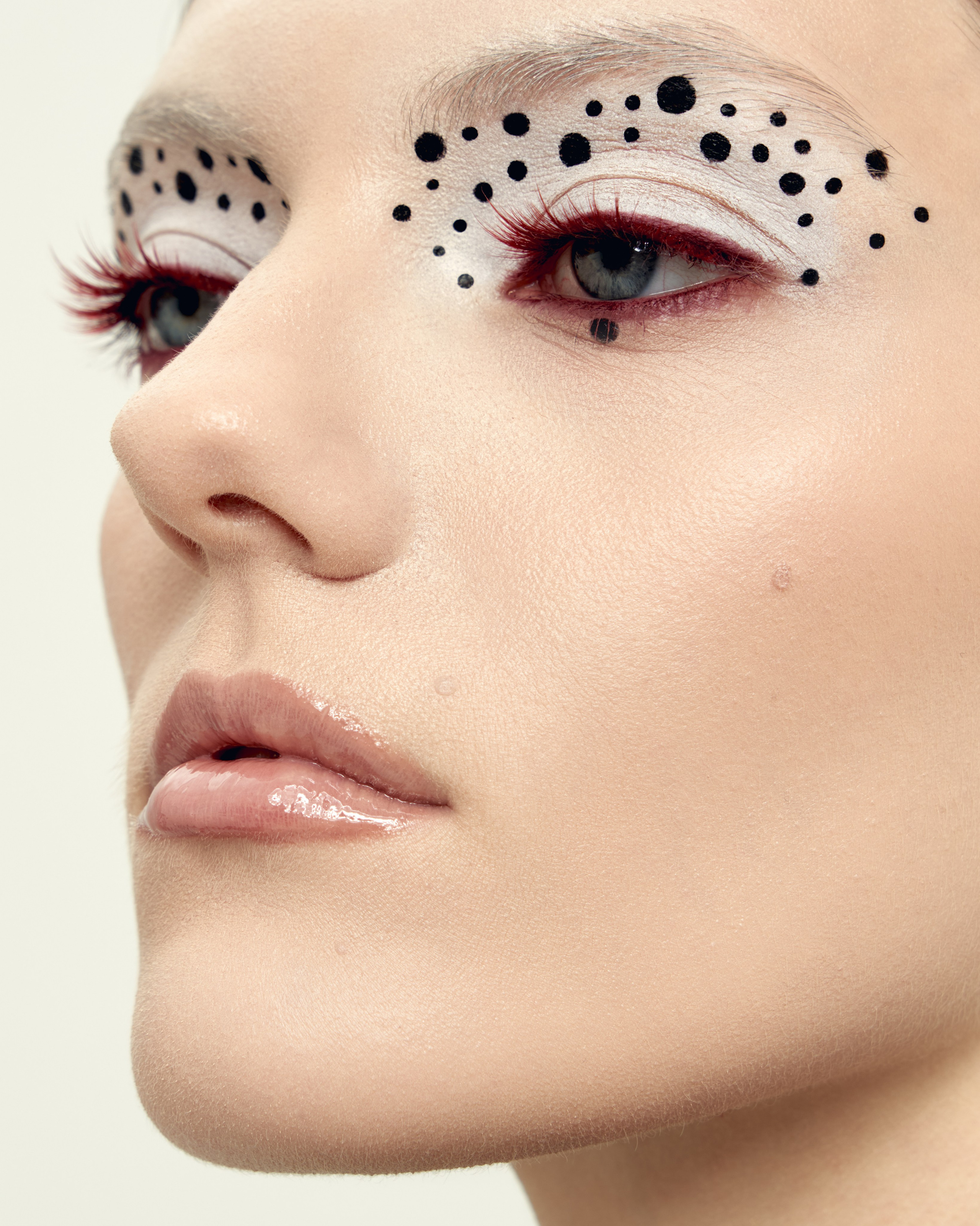 BEAUTY. Фотограф для брендов из Санкт-Петербурга Элина Каспаравичюс