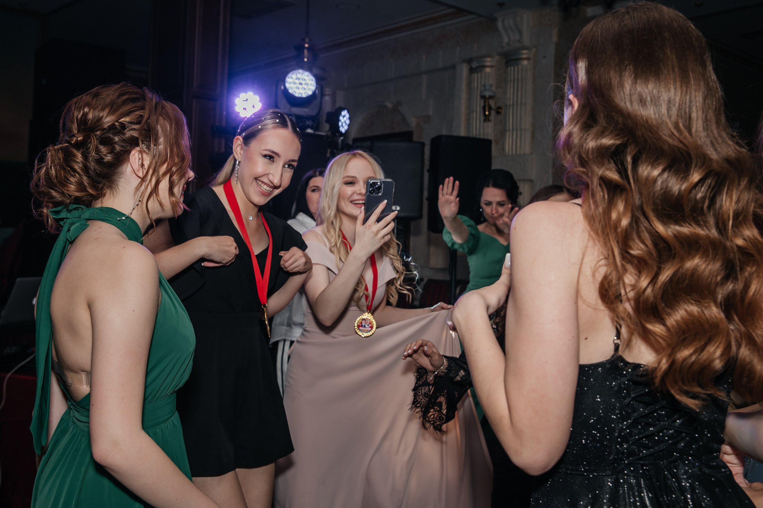 Выпускной 11 класс. Фотограф Любава Колесник. Выпускные альбомы в Крымском районе