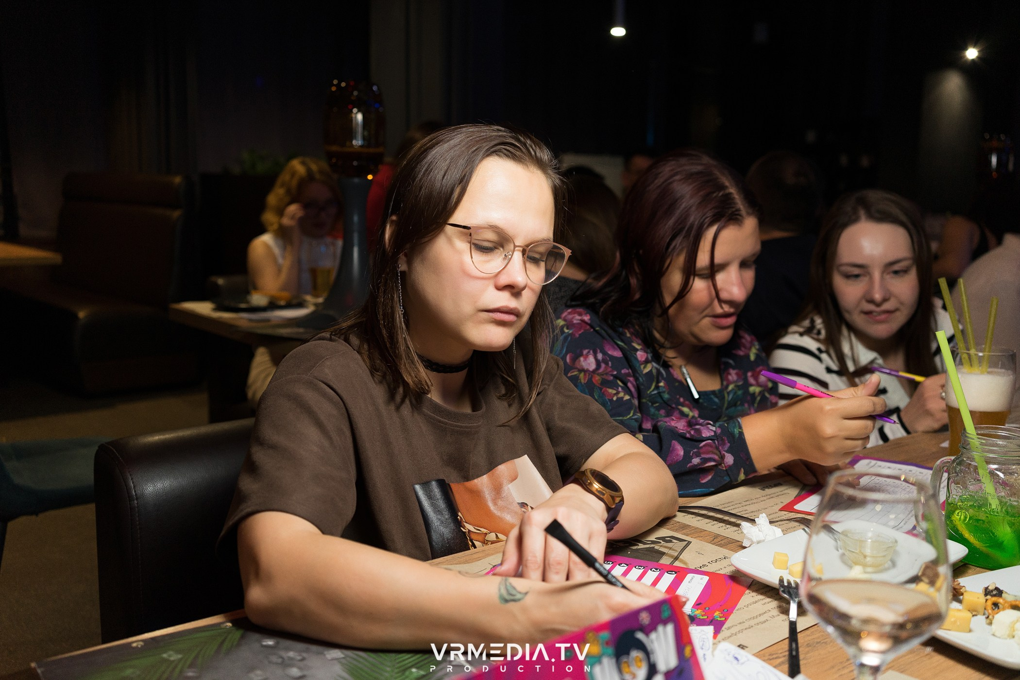 WoW QuiZ в баре «Друзья»