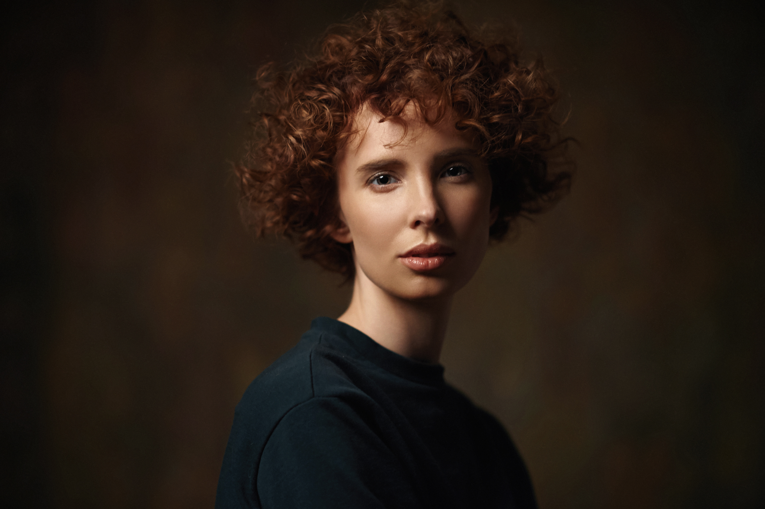 Портретная фотосессия девушки в фотостудии