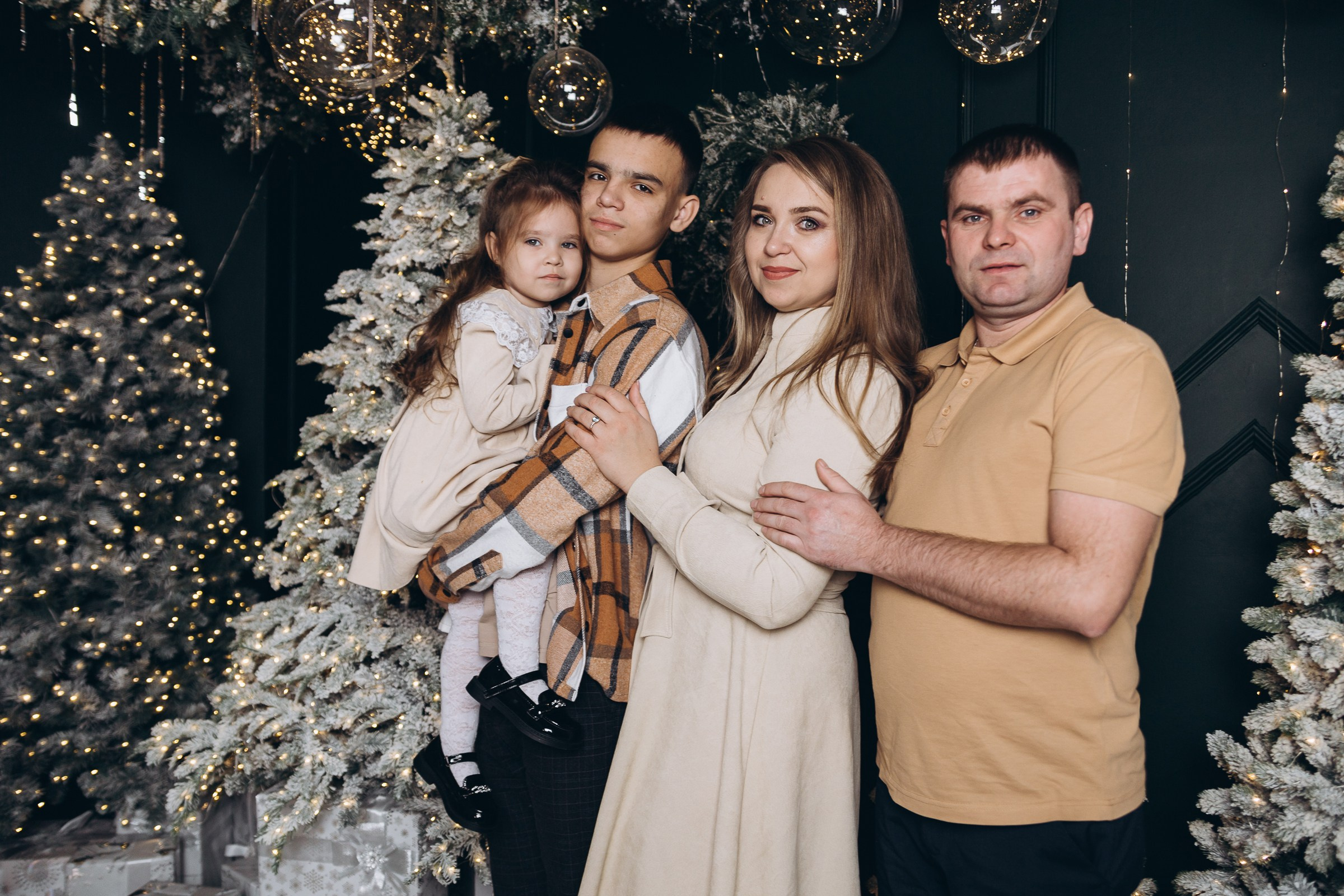 Галина, Николай, Данил и Настя. Свадебный и семейный фотограф в Новосибирске Дарья Кель