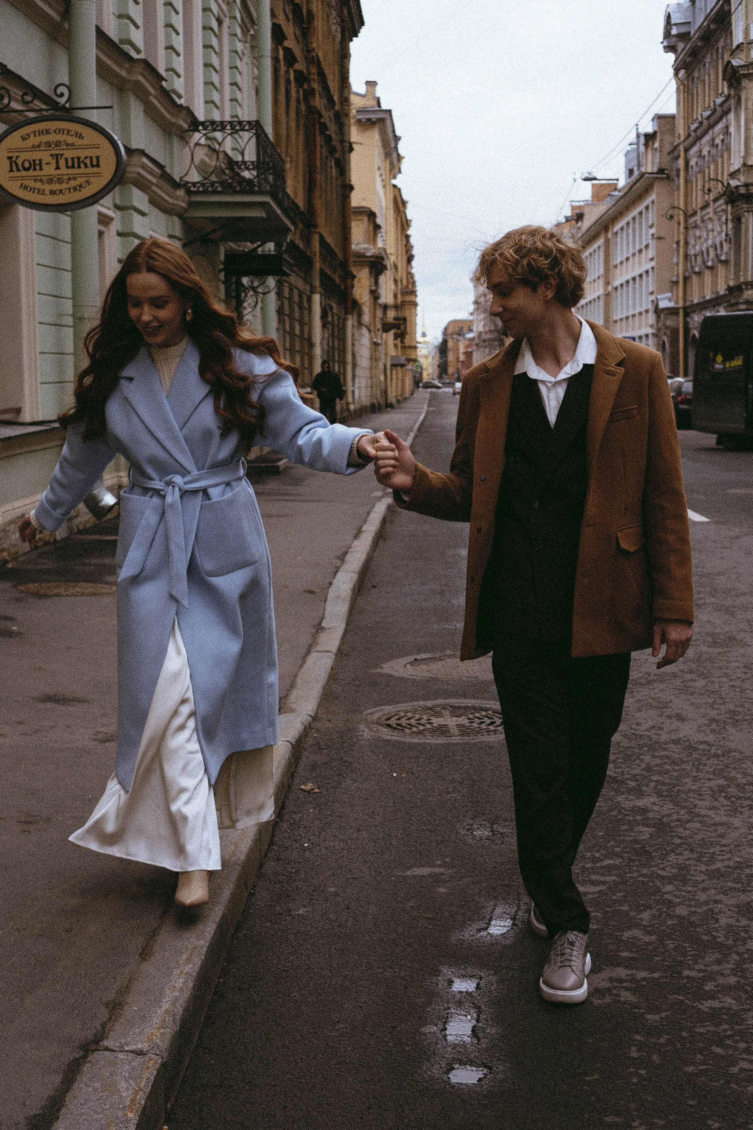 СВАДЕБНАЯ СЬЕМКА В ОТЕЛЕ. СБОРЫ ЖЕНИХА И НЕВЕСТЫ И ТАКЖЕ ТОР И ПОДГОТОВКА К ПРОГУЛКЕ И ПРОГУЛКА ПО ПЕТРОГРАДКЕ. Профессиональный фотограф, Санкт-Петербург — Виктория Богомолова