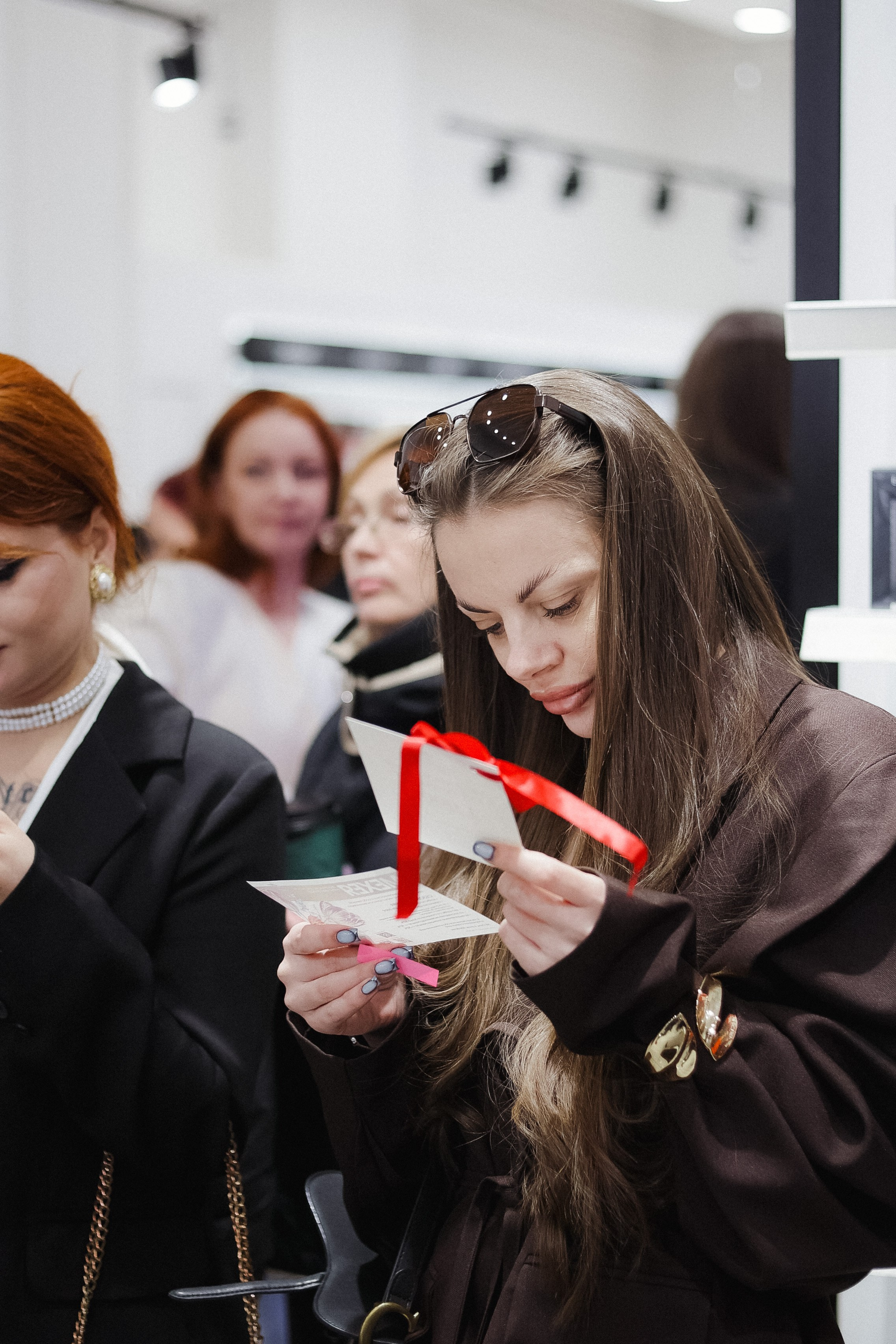 ВЫХОД В СВЕТ. СВОИ. ФОТООТЧЕТЫ-СОБЫТИЯ-МЕСТА