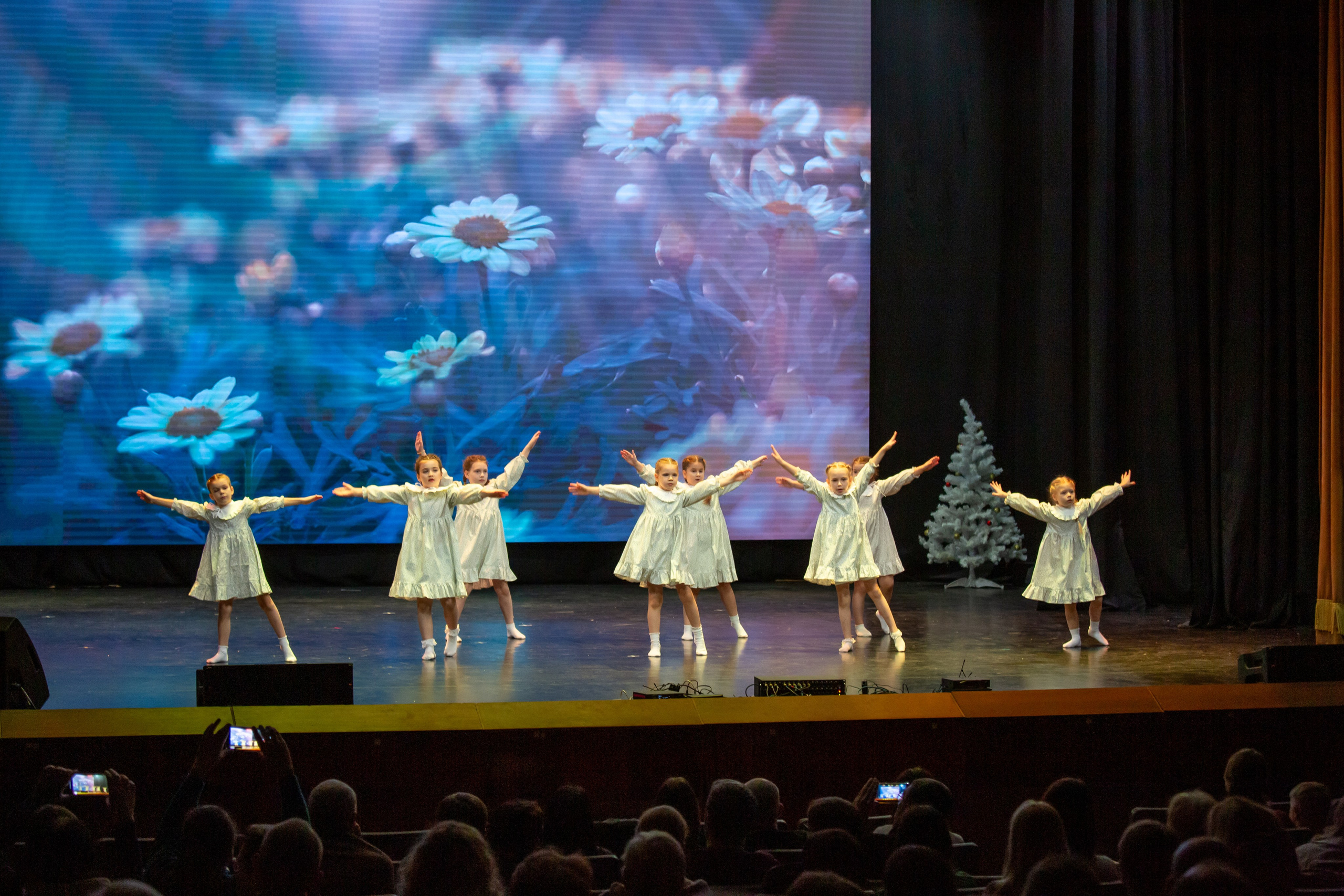 Концерт детской танцевальной школы. Репортажный, семейный, свадебный, портретный фотограф