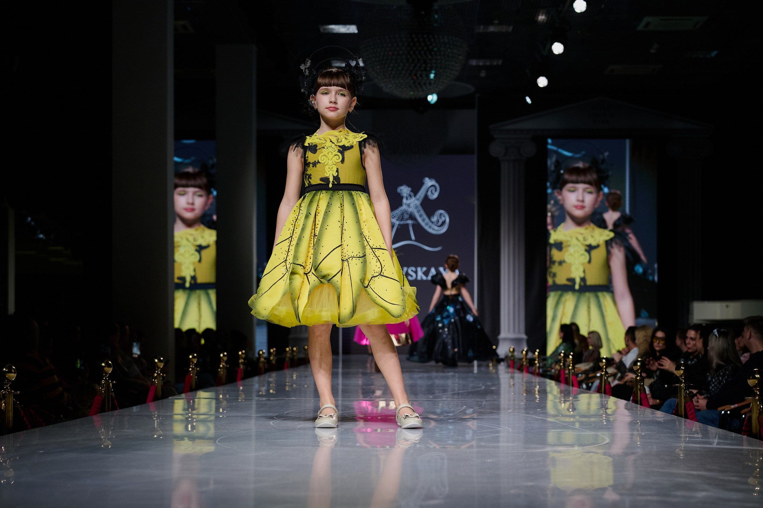 ESTET FASHION WEEK ВЕСНА — 2025. Фотограф Роман Адлер