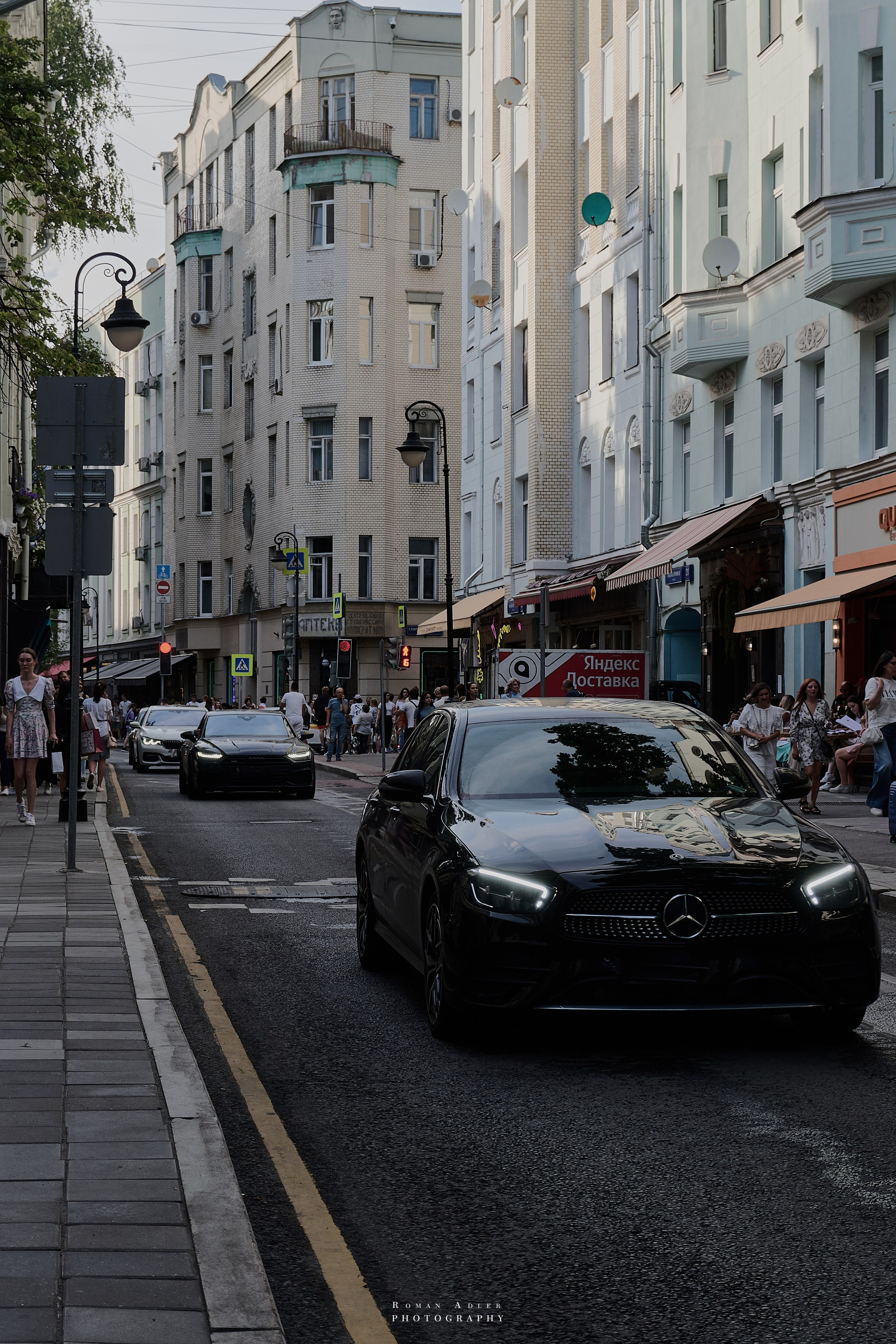 Фотопрогулка, Патрики, Трубная, и др. Фотограф Роман Адлер