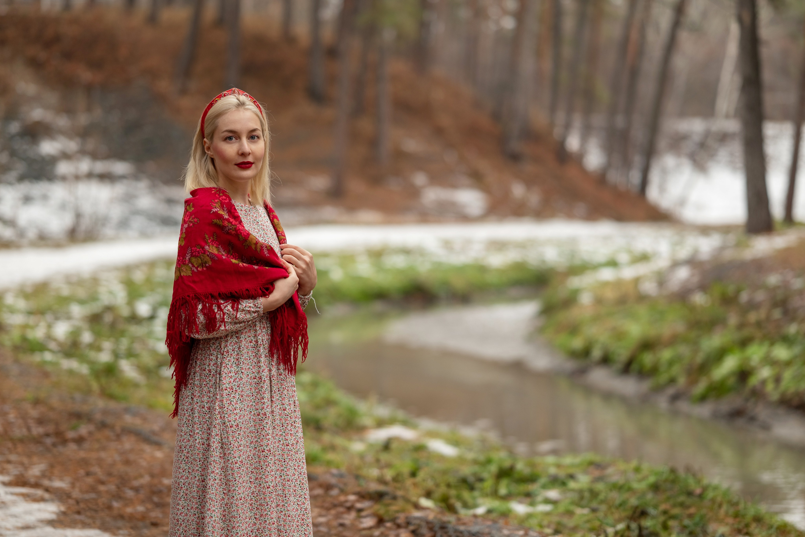 Яна. Прогулка в лесу. Фотограф в Тюмени Голышева Елена