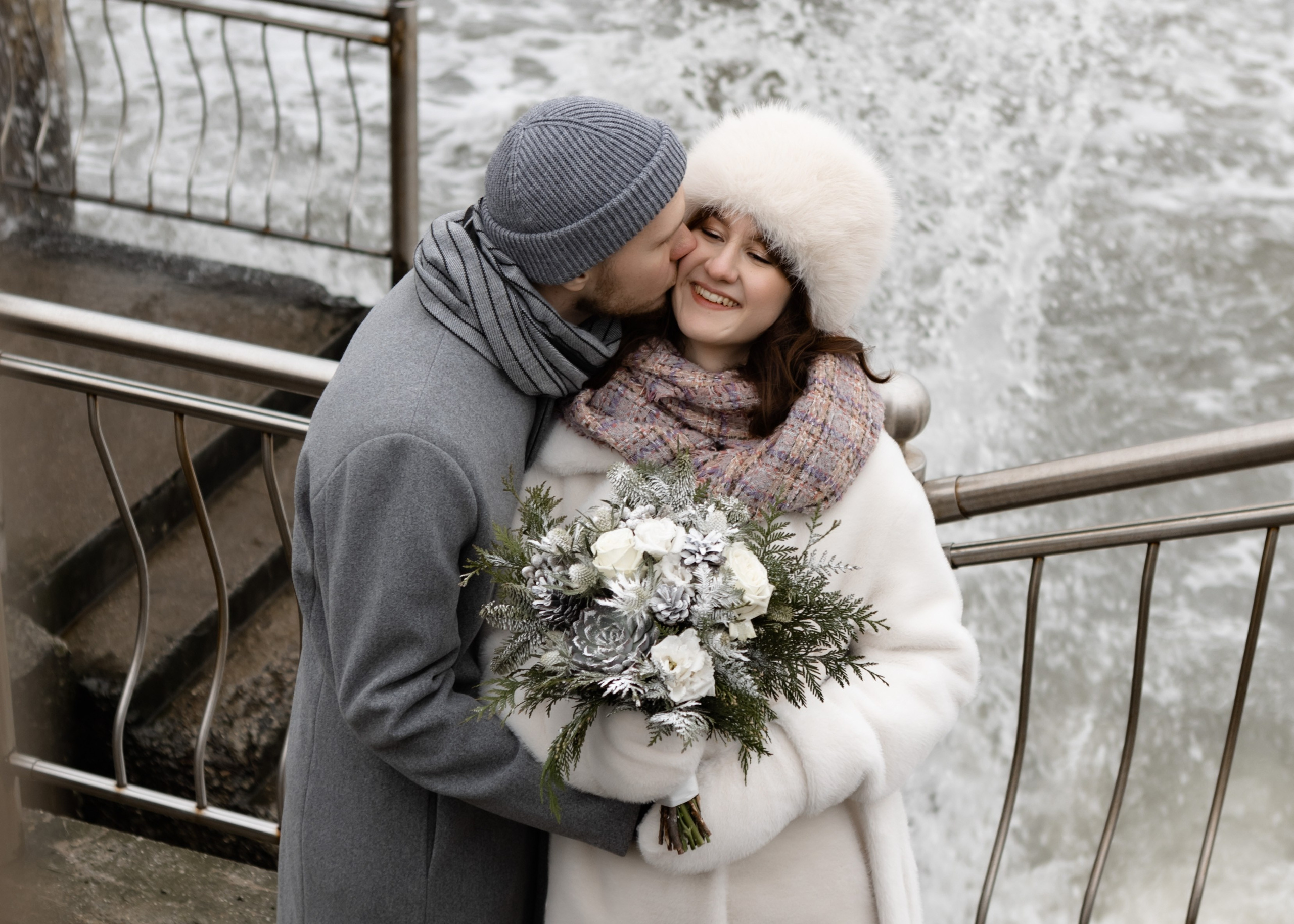 Свадебная фотосессия зимой. Свадебный фотограф Калининград