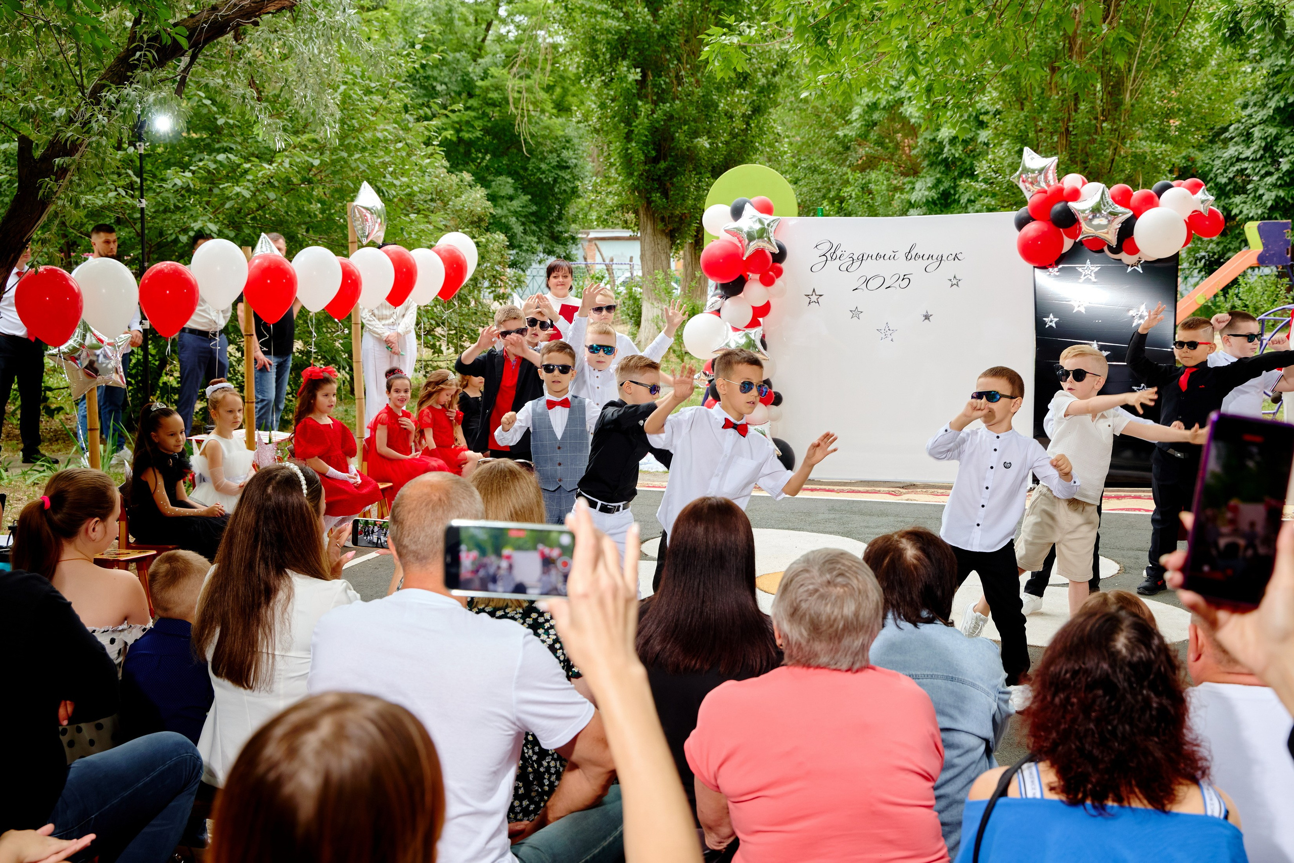 Выпускной 45 сад. Фотограф Выпускные альбомы Таганрог Сергей Коробченко
