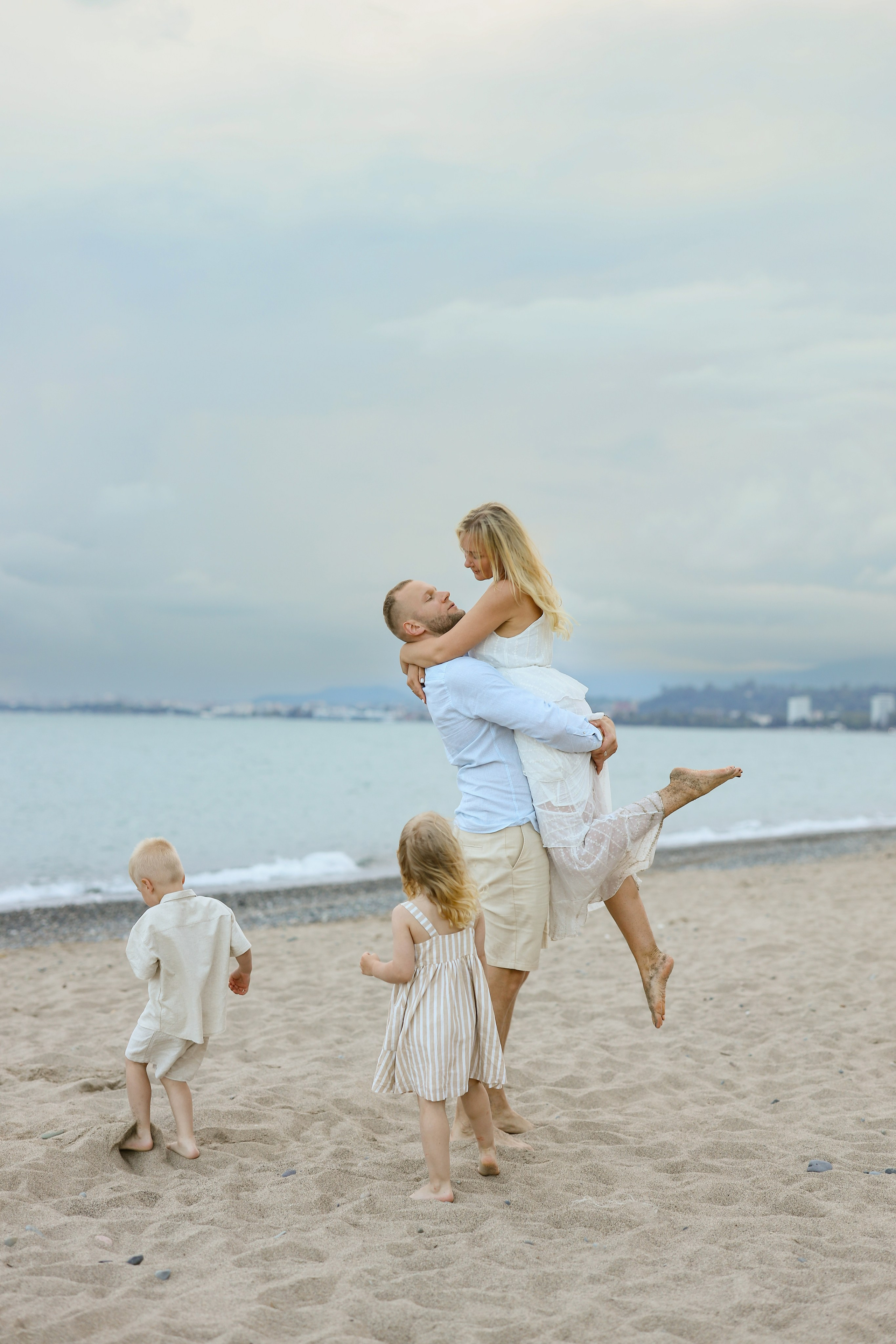 Семейная фотосессия на пляже Келасур, Сухум, Абхазия. Свадебный и семейный фотограф в Абхазии Жанна Соснина