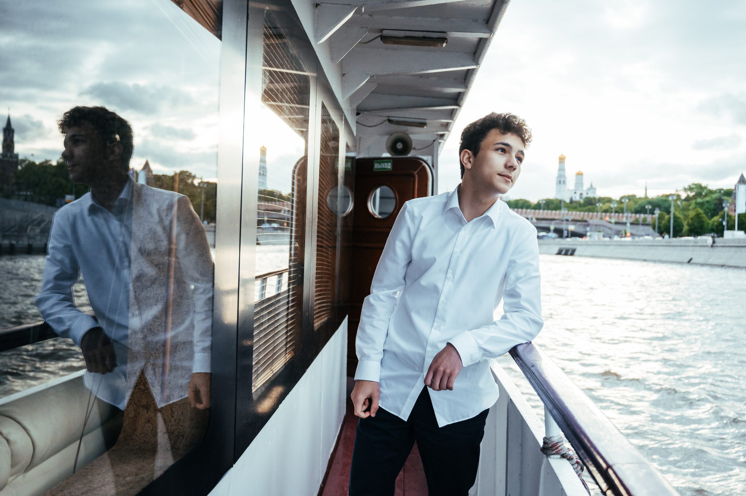 Последний звонок. Анастасия Петрович фотограф, фотокорреспондент в Москве и Санкт-Петербурге. Фотосъёмка репортажа, мероприятия, корпоративная съёмка, контент