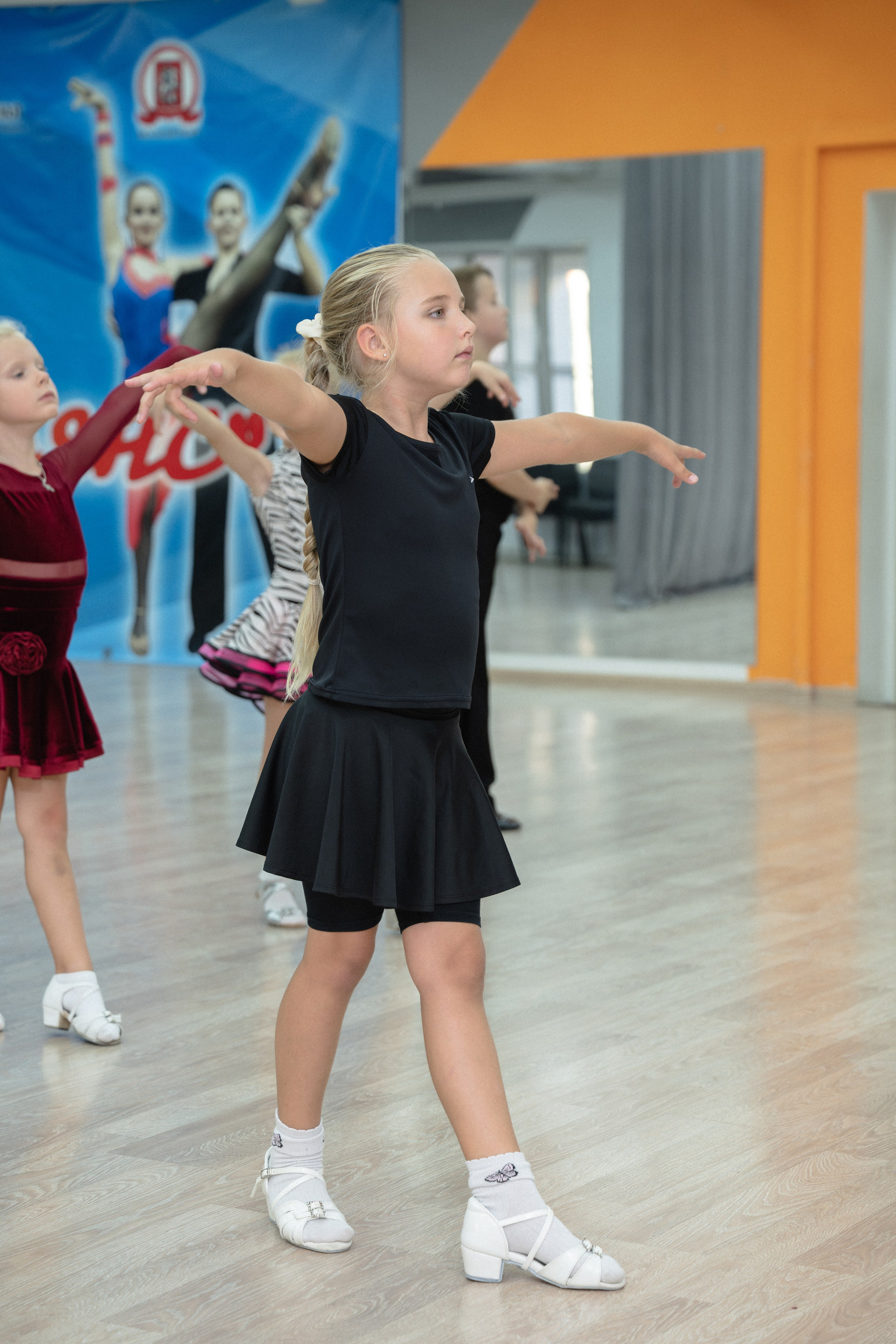 Группа 7-11 лет первый и второй год обучения. КонТакт — спортивные бальные танцы в Москве