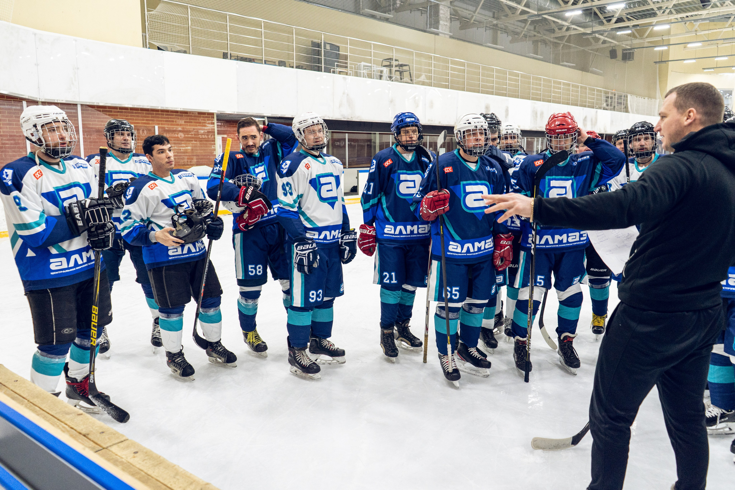 Тренировка по хоккею «ЦМКБ «Алмаз»