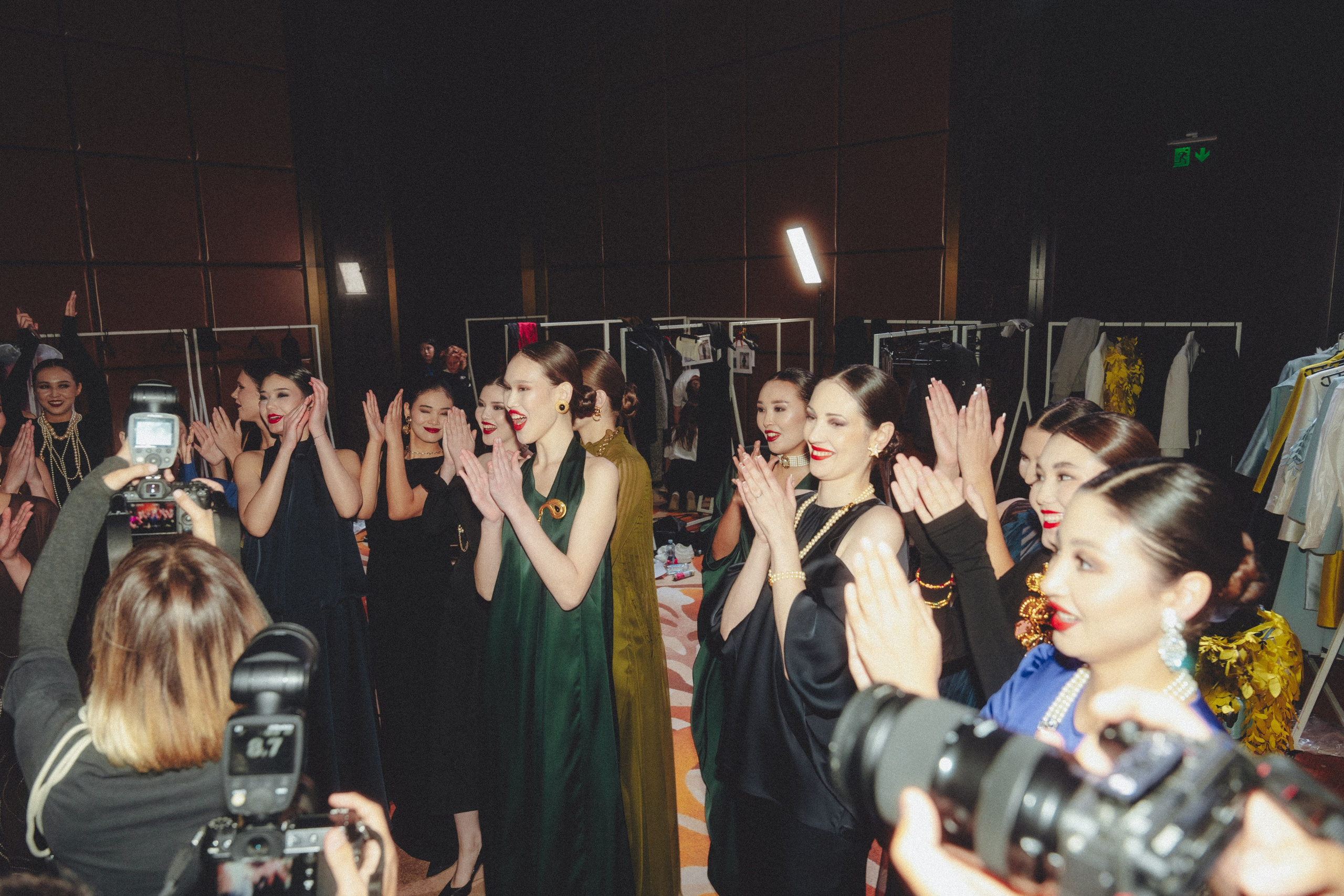 VISA FASHION WEEK ALMATY SS26 / BACKSTAGE ZONE