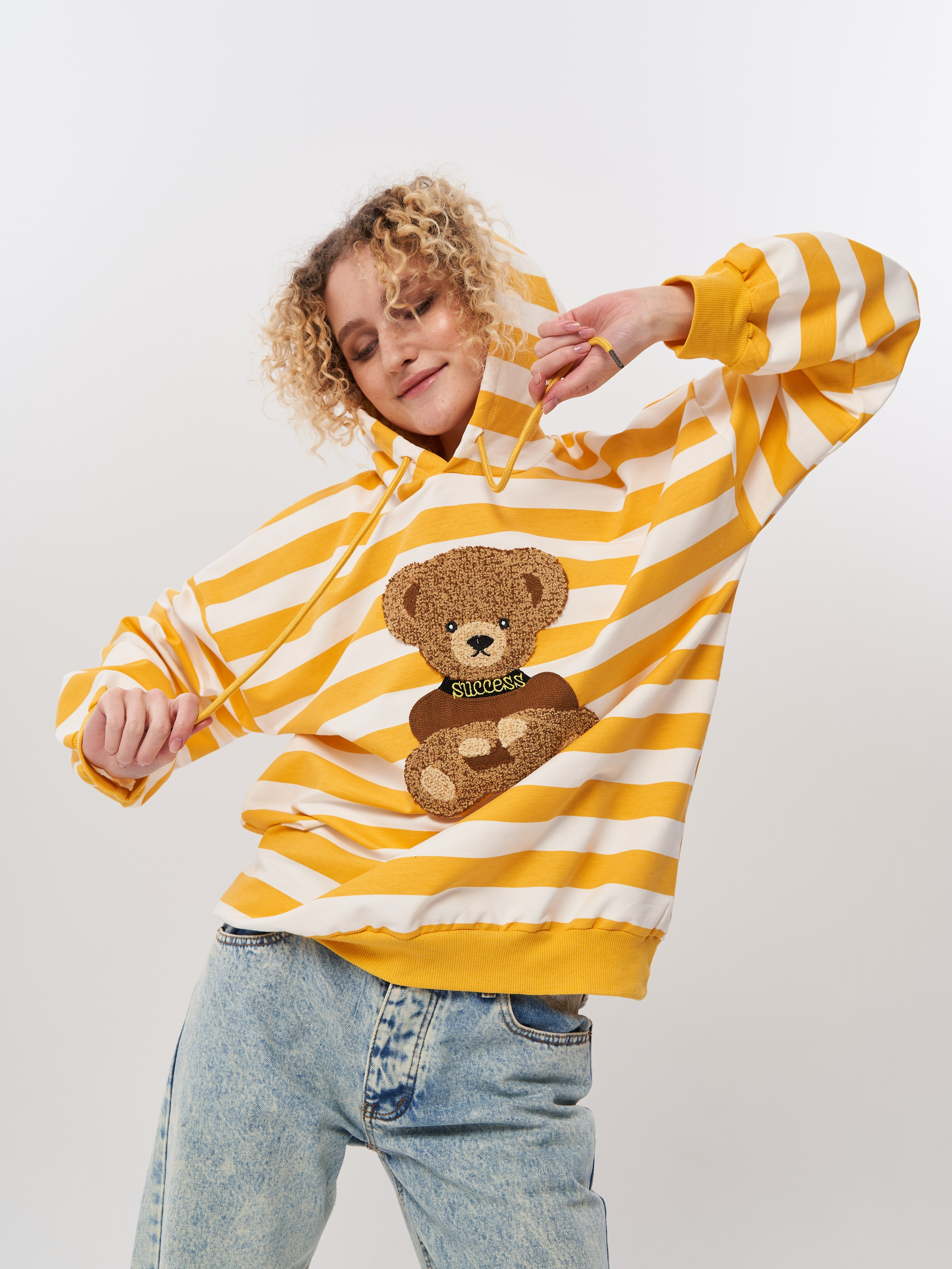 Худи. Фотограф для маркетплейсов в Москве