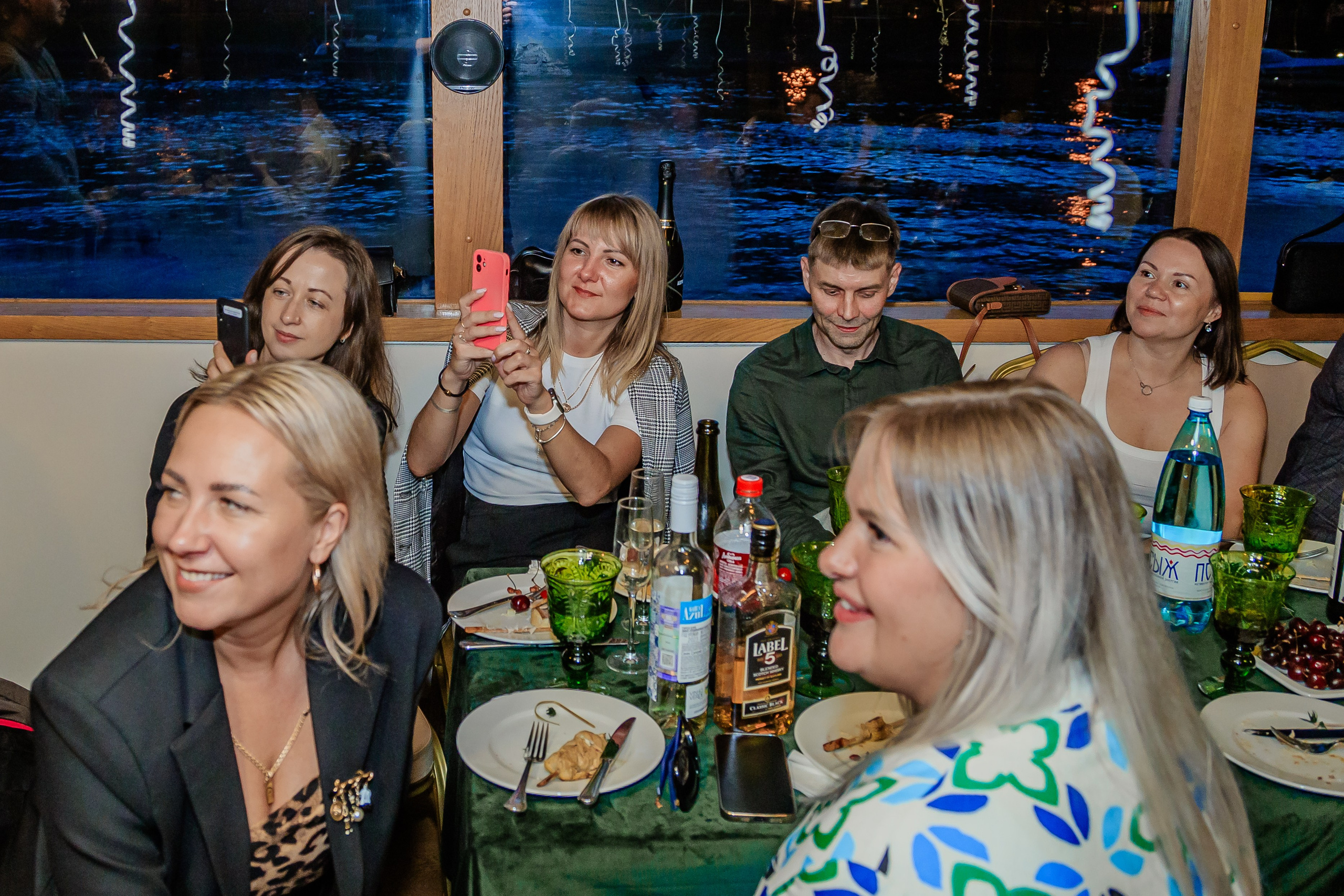 Выпускной на теплоходе. Фотограф в Санкт-Петербурге Чумаков Семен