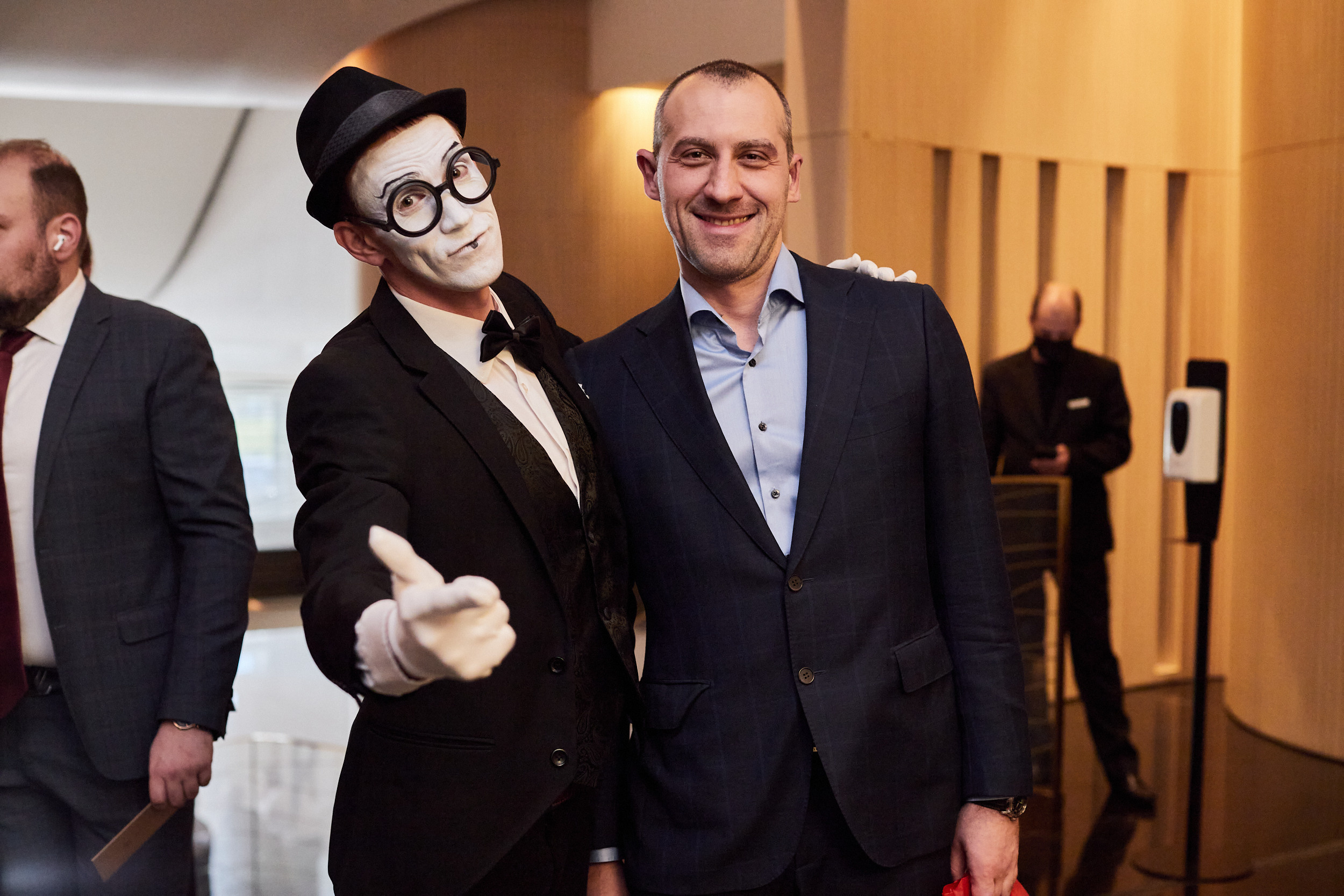 Фотограф на встречу резидентов клуба. Контент для бизнеса в Екатеринбурге Полдень Медиа