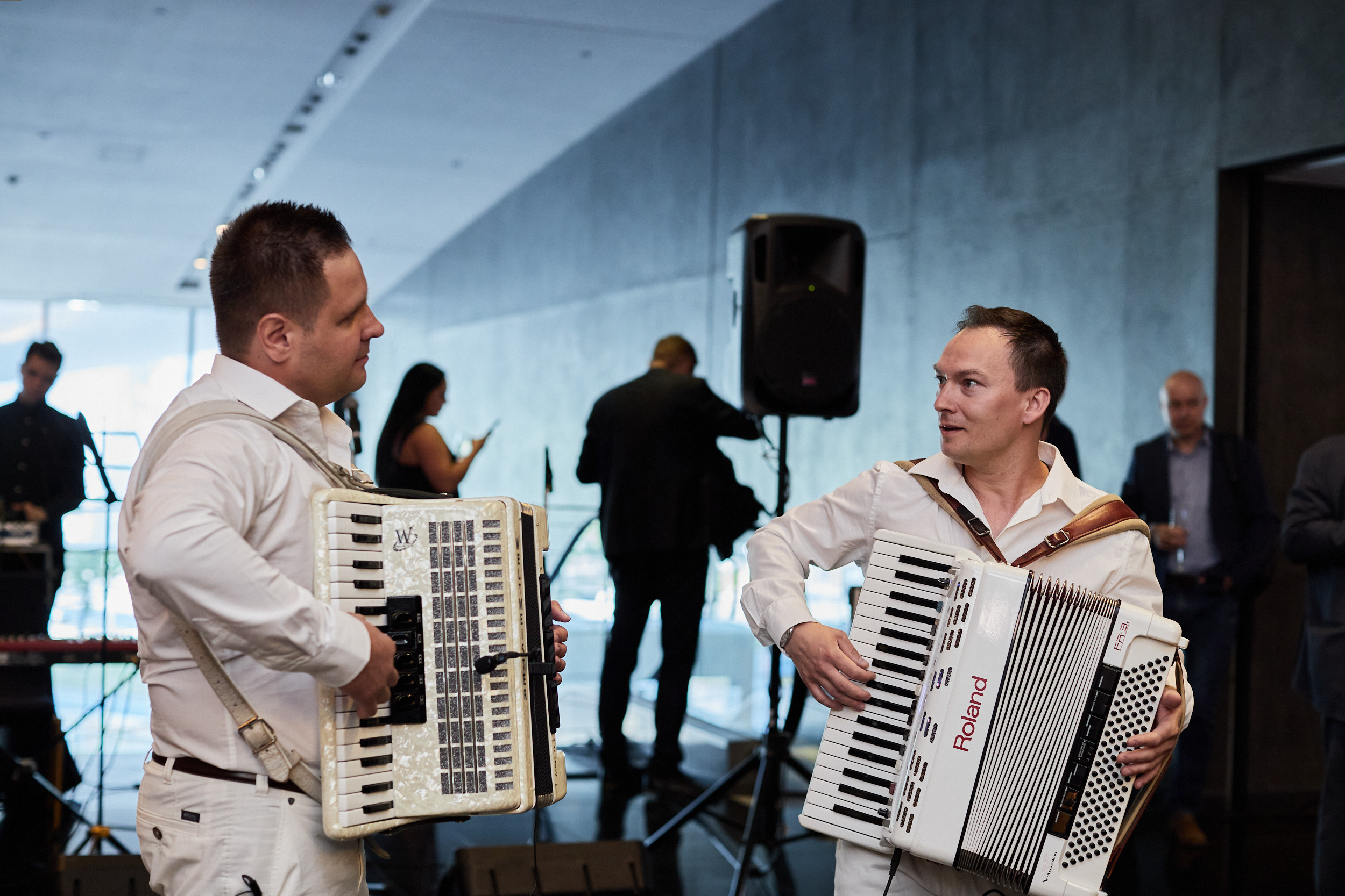 Фотограф на встречу резидентов клуба. Контент для бизнеса в Екатеринбурге Полдень Медиа