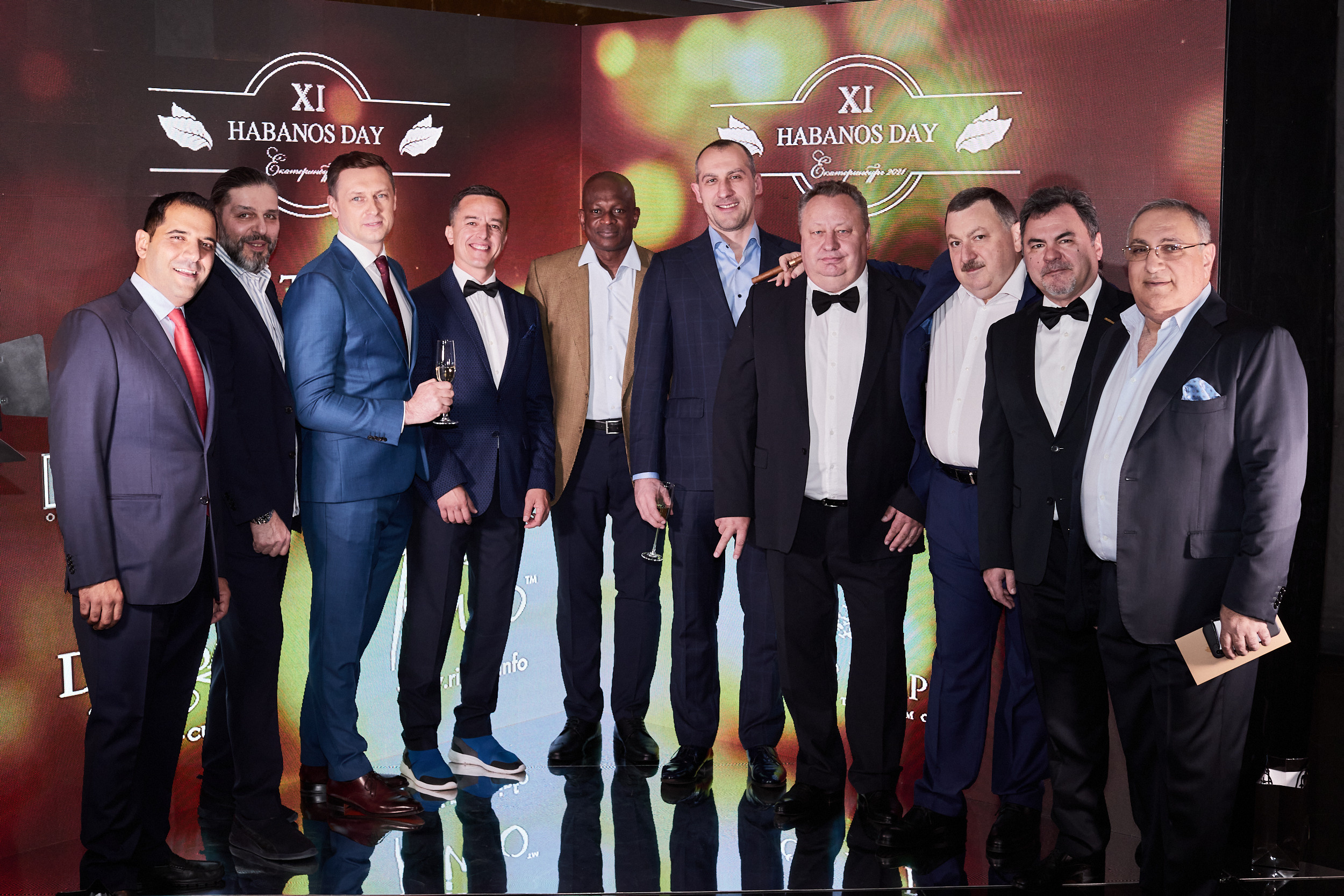 Фотограф на встречу резидентов клуба. Контент для бизнеса в Екатеринбурге Полдень Медиа