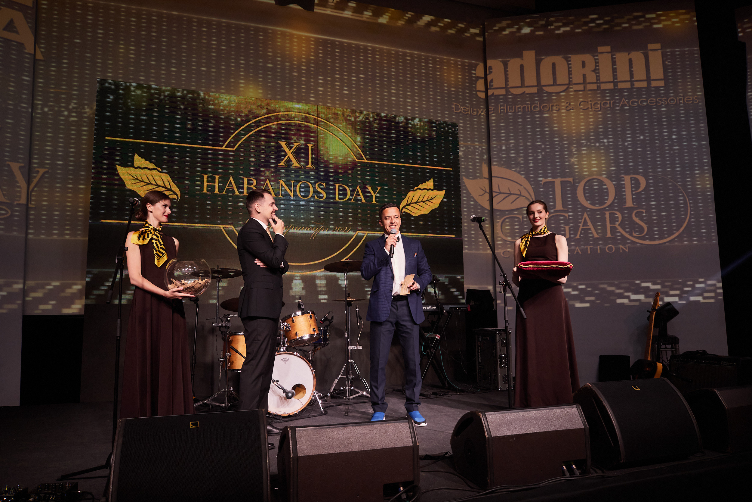 Фотограф на встречу резидентов клуба. Контент для бизнеса в Екатеринбурге Полдень Медиа