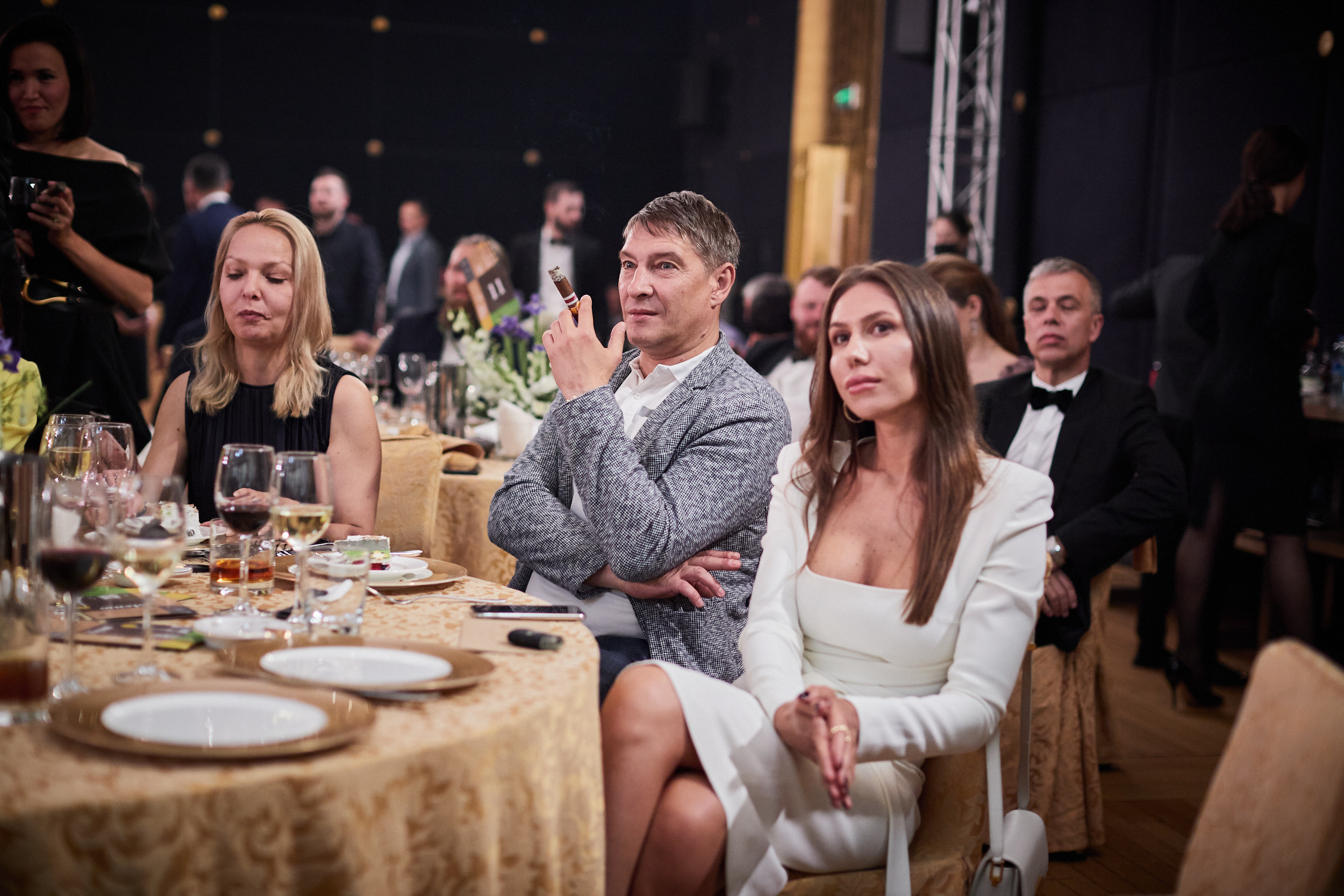 Фотограф на встречу резидентов клуба. Контент для бизнеса в Екатеринбурге Полдень Медиа