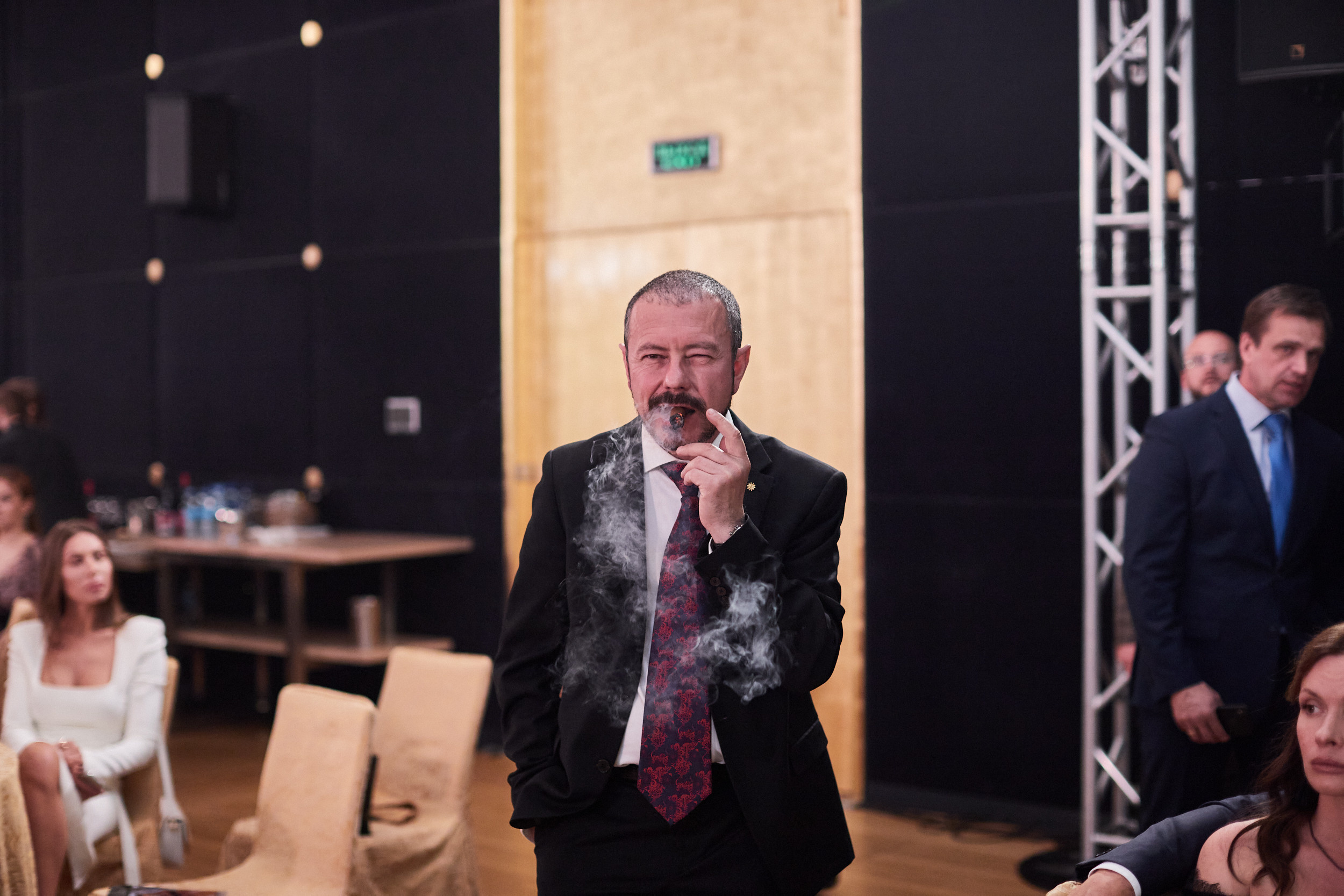 Фотограф на встречу резидентов клуба. Контент для бизнеса в Екатеринбурге Полдень Медиа