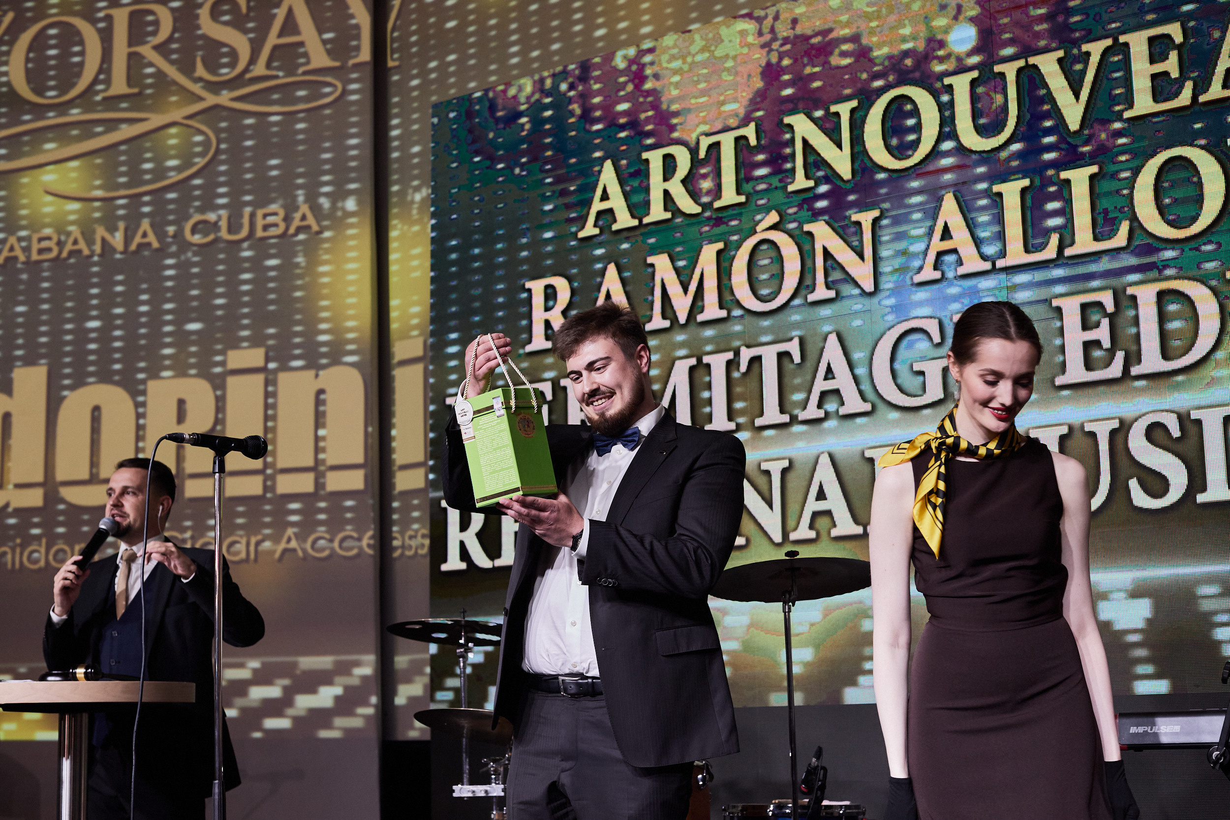 Фотограф на встречу резидентов клуба. Контент для бизнеса в Екатеринбурге Полдень Медиа