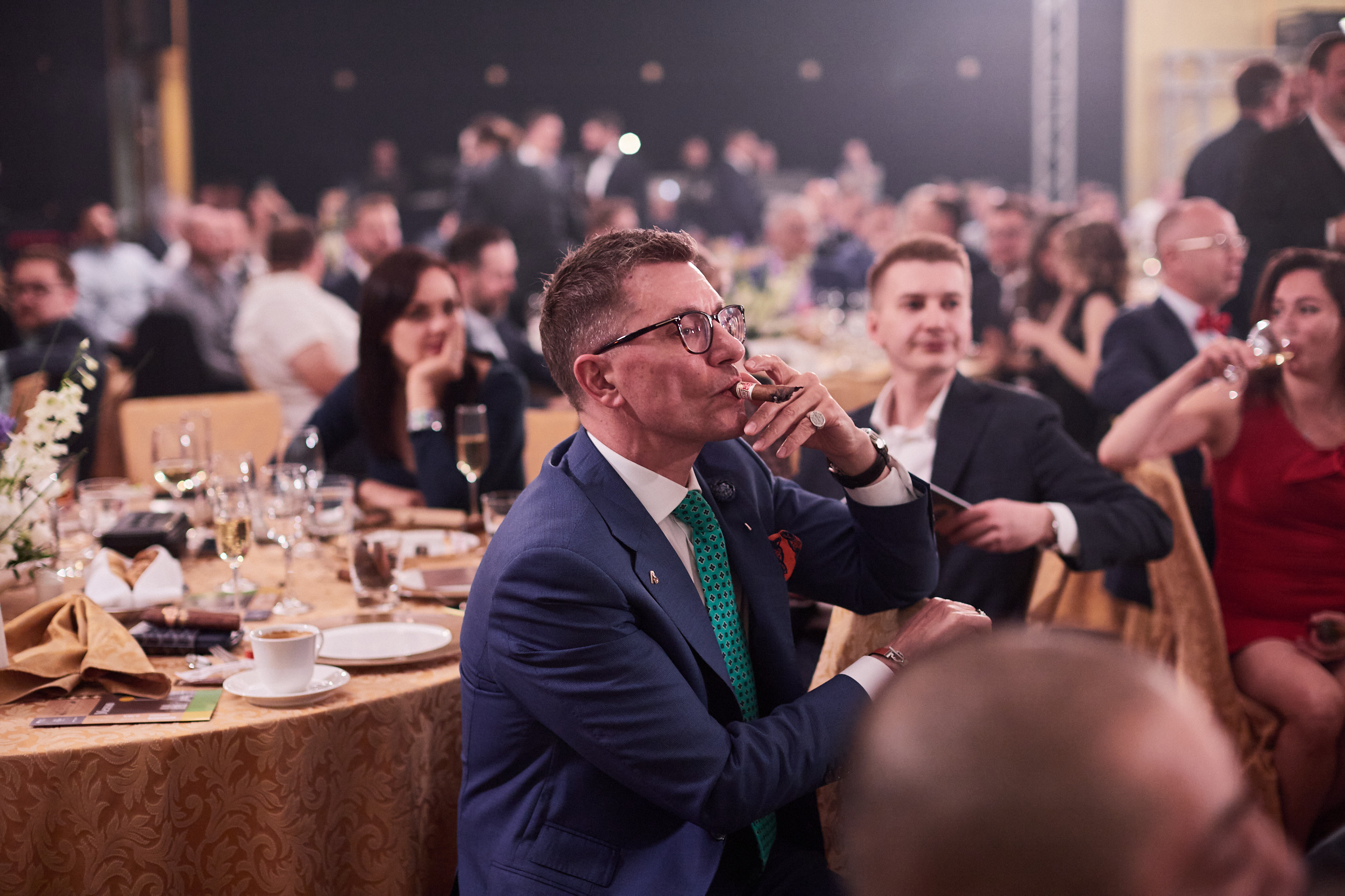 Фотограф на встречу резидентов клуба. Контент для бизнеса в Екатеринбурге Полдень Медиа