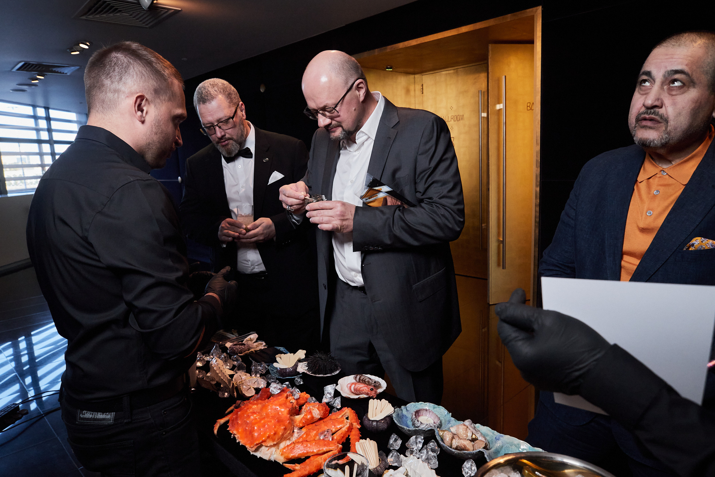 Фотограф на встречу резидентов клуба. Контент для бизнеса в Екатеринбурге Полдень Медиа