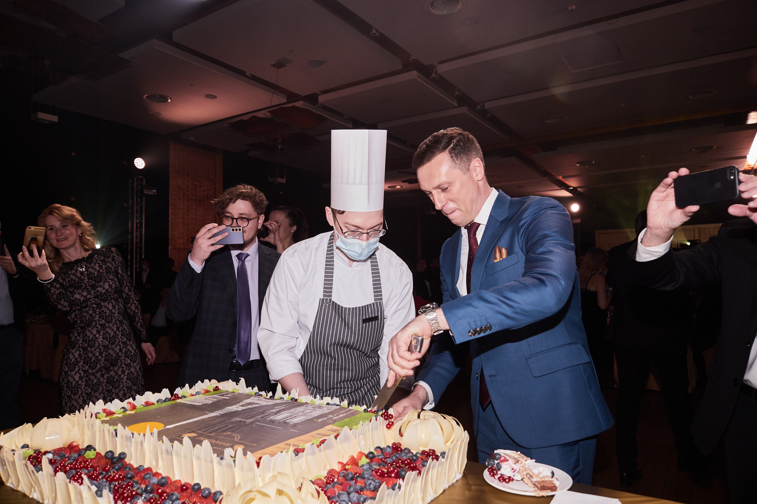 Фотограф на встречу резидентов клуба. Контент для бизнеса в Екатеринбурге Полдень Медиа