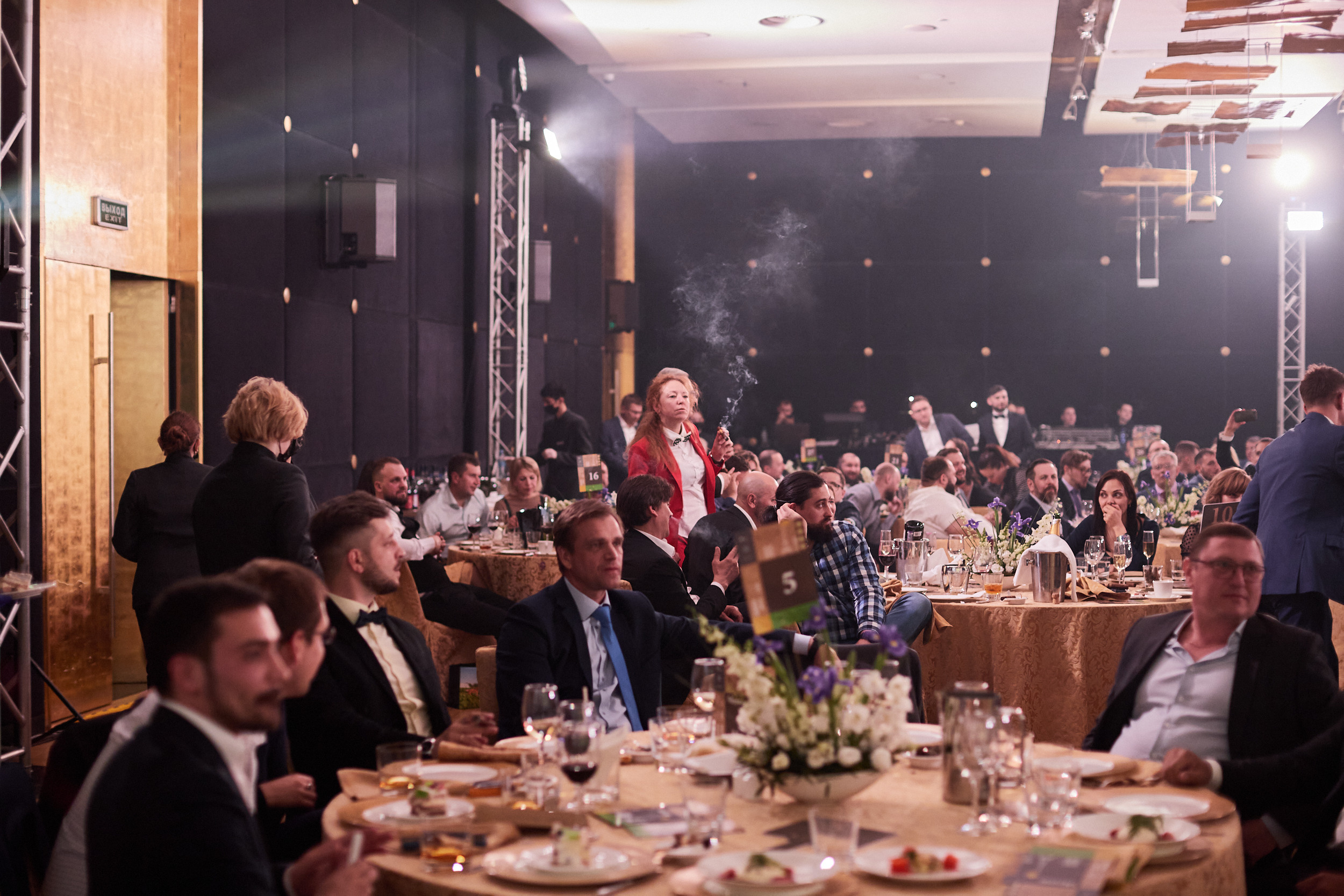 Фотограф на встречу резидентов клуба. Контент для бизнеса в Екатеринбурге Полдень Медиа