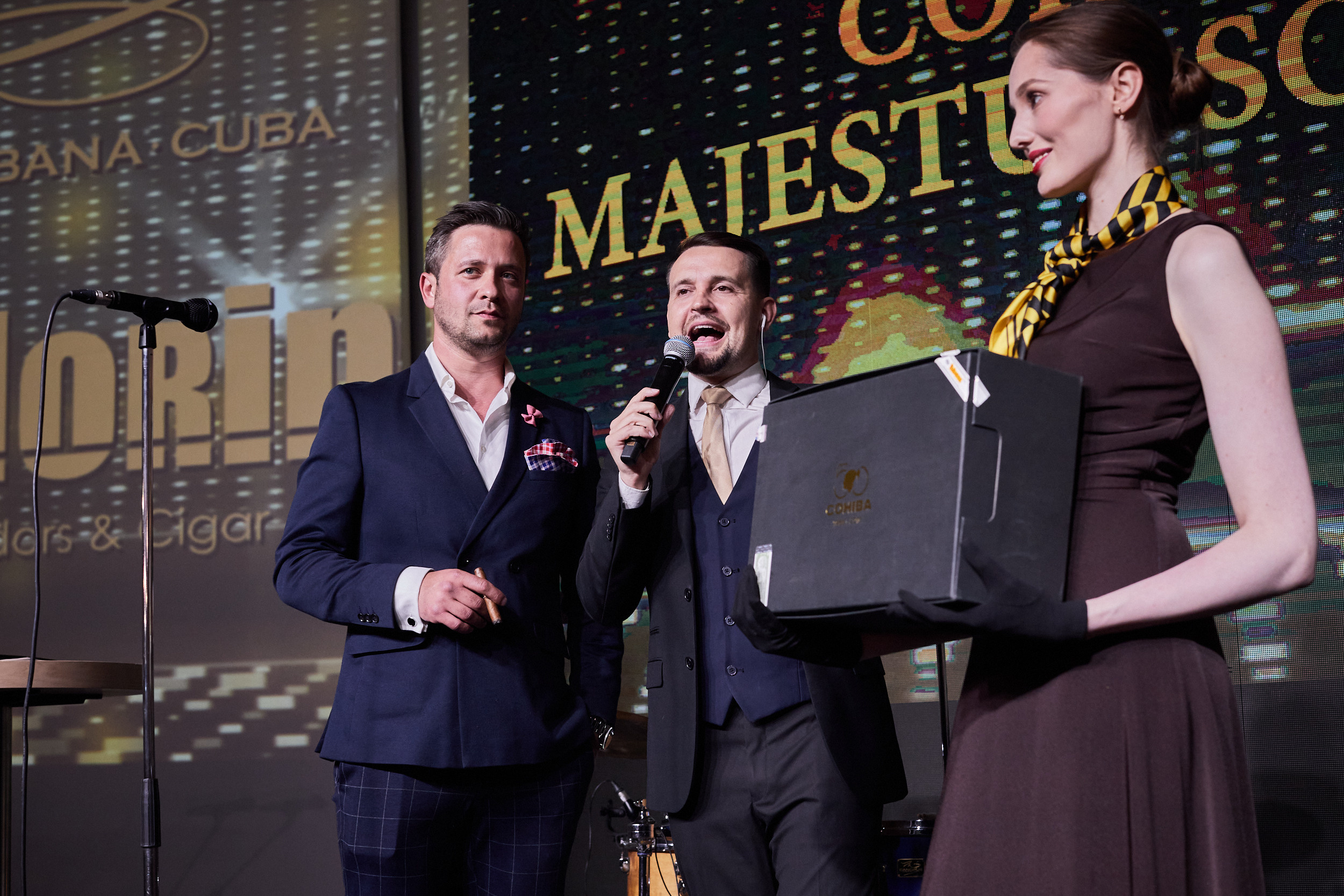 Фотограф на встречу резидентов клуба. Контент для бизнеса в Екатеринбурге Полдень Медиа