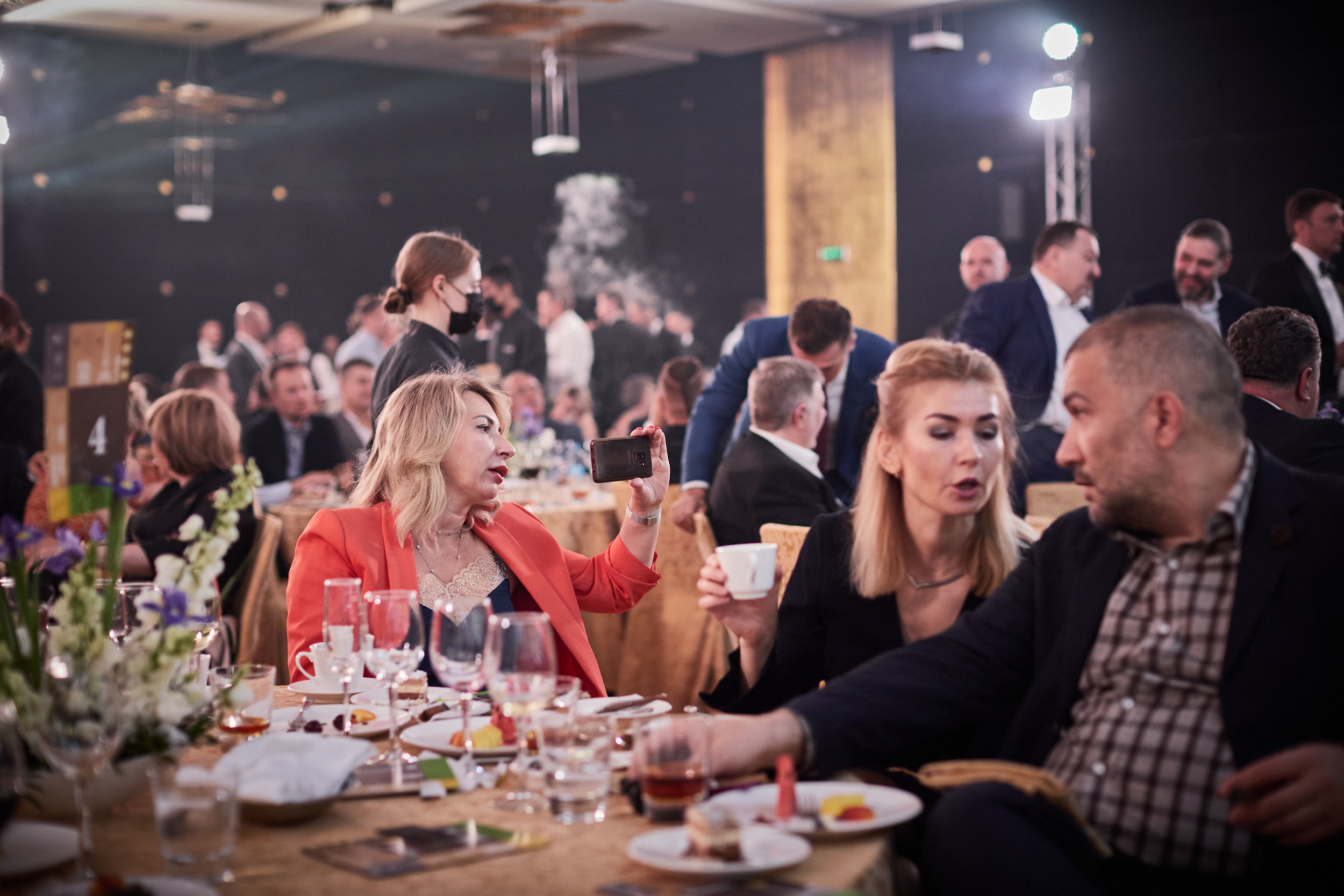 Фотограф на встречу резидентов клуба. Контент для бизнеса в Екатеринбурге Полдень Медиа