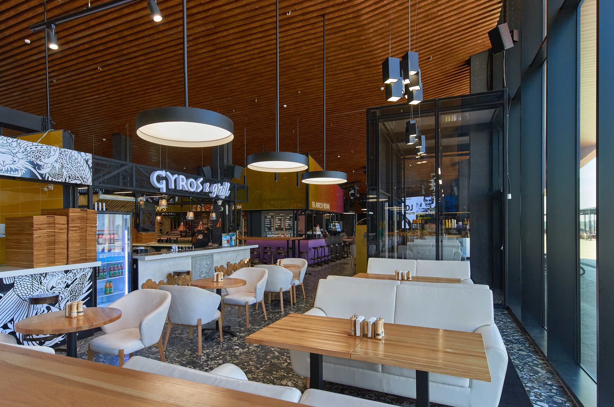 Фудмолл Притяжение. Абросимов Лев интерьерный и архитектурный фотограф