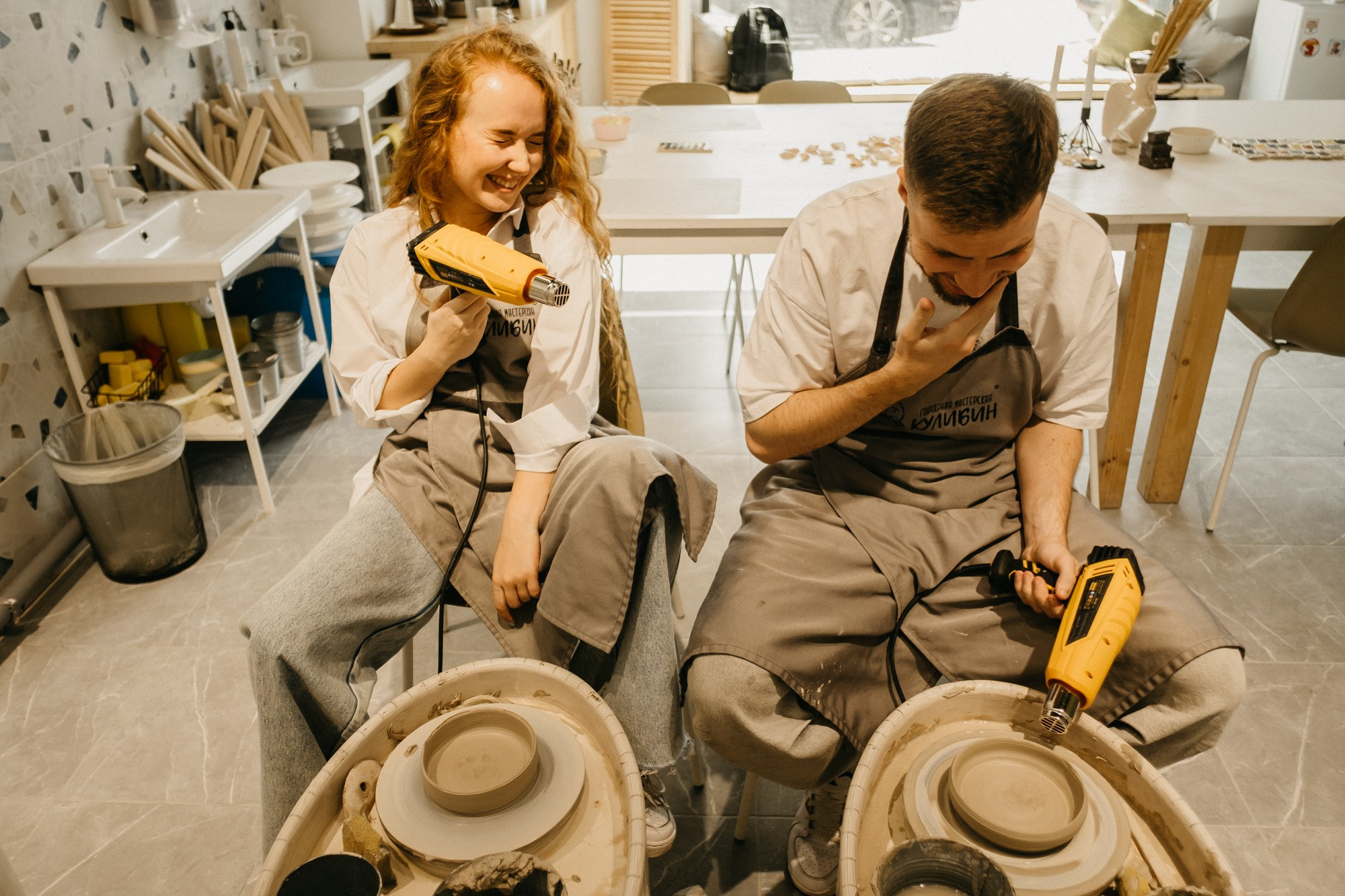 В гончарной мастерской. Свадебный фотограф Александра Тюлякова