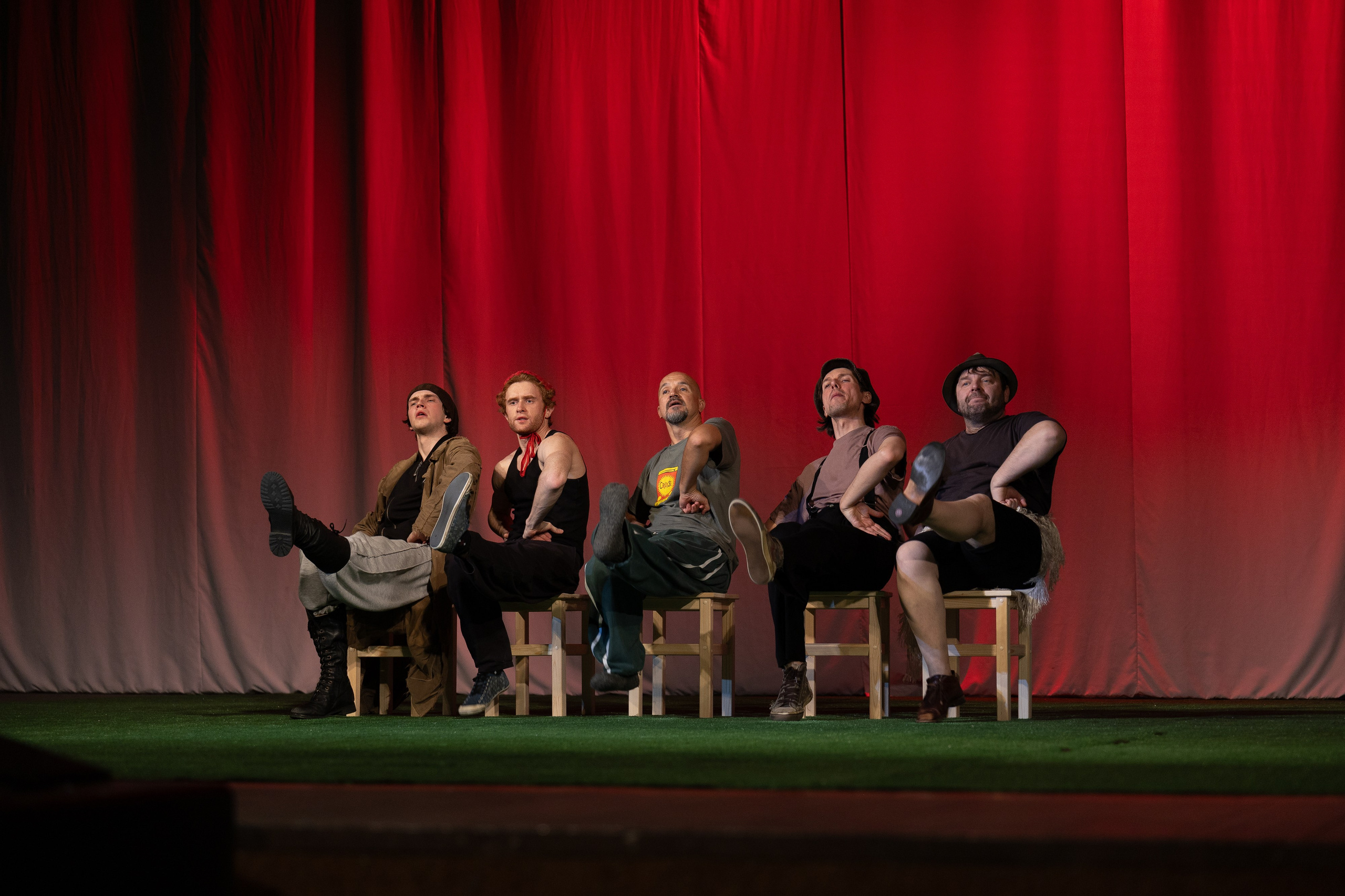 Спектакль Егора Дружинина «Всюду жизнь»