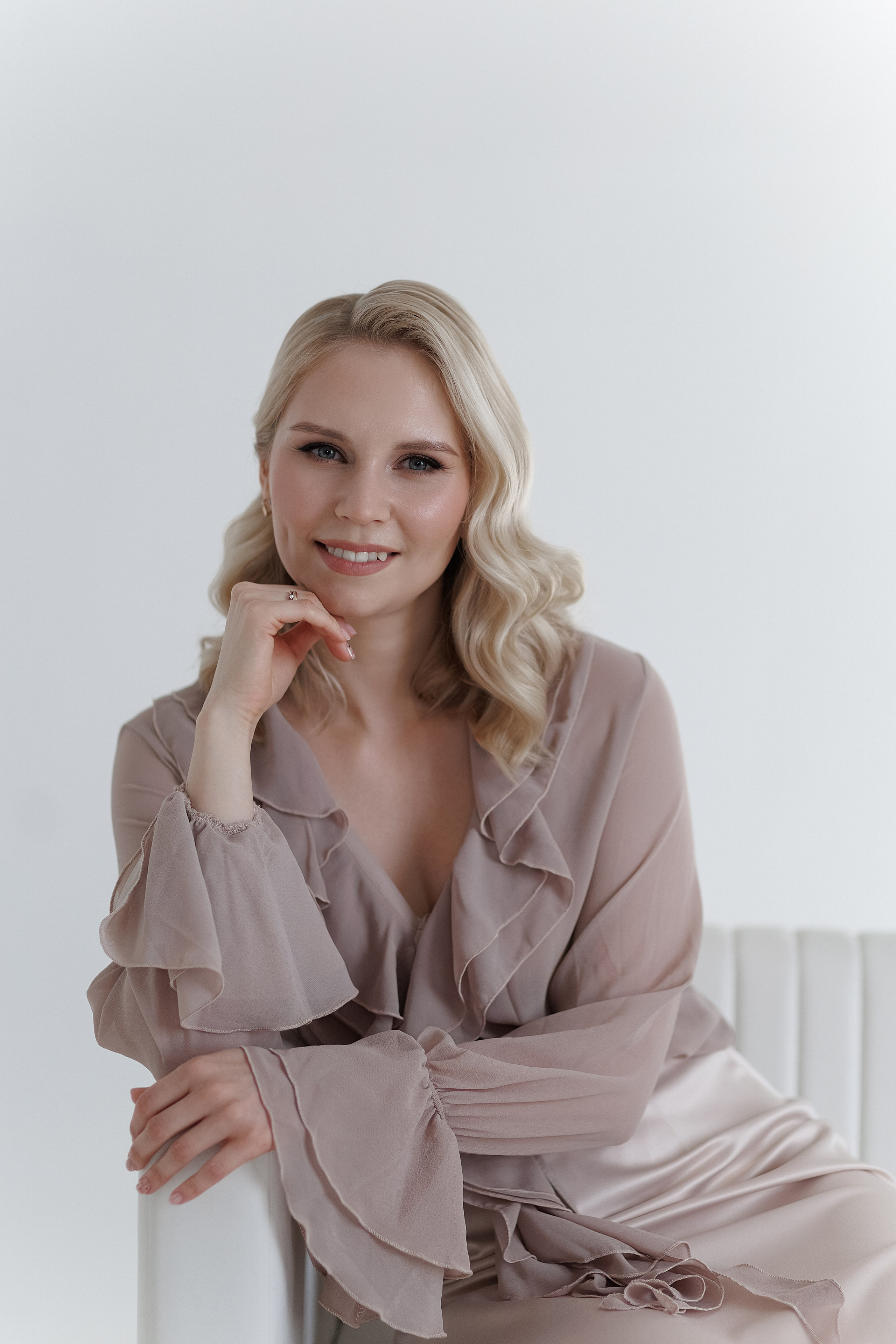 Диана с мамой в студии. Свадебный фотограф в Пскове и Санкт-Петербурге | Анна Голикова