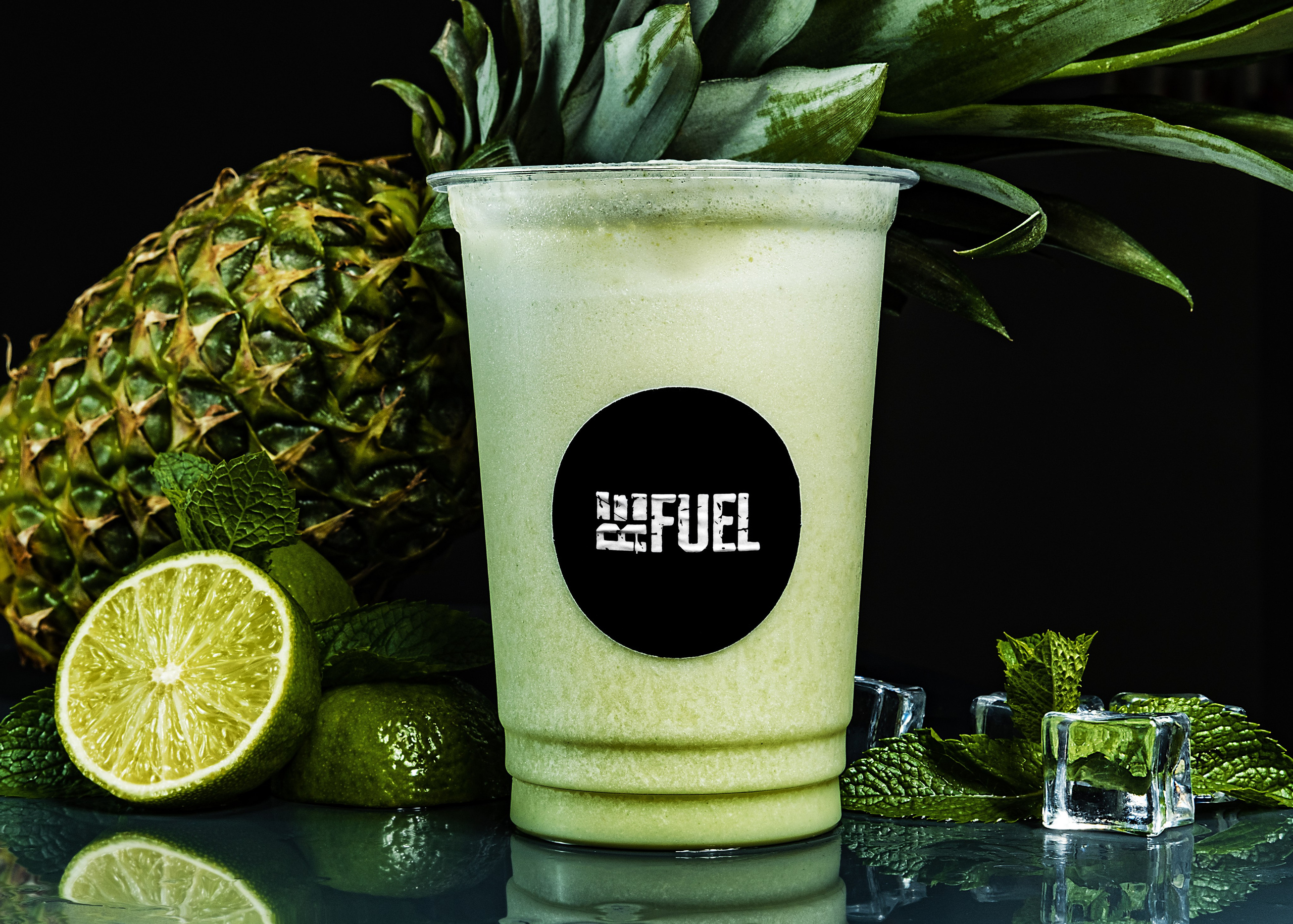 Я  фотограф. Работаю в городе Москва,